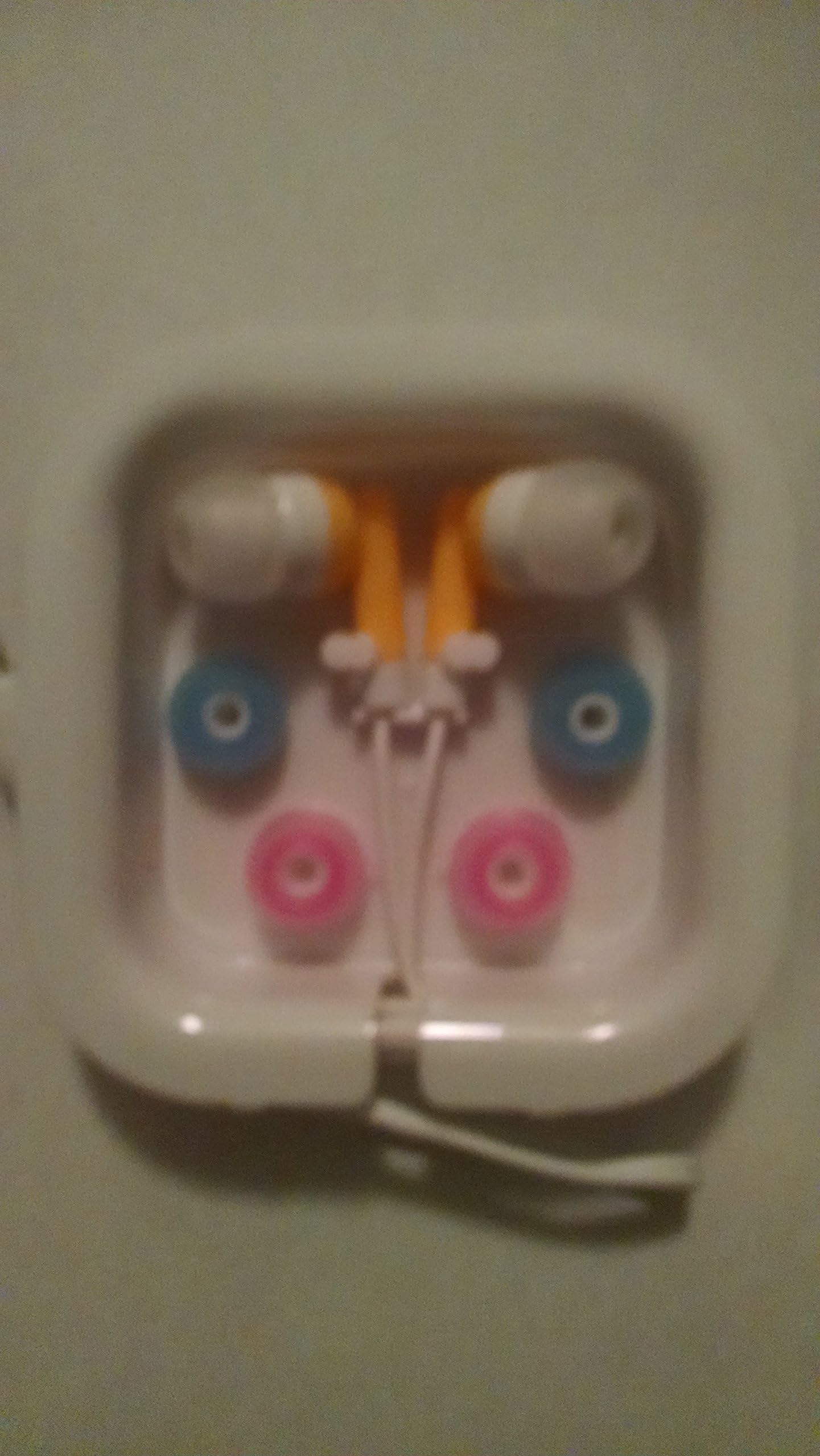XPG In Ear Earphones for iPhone, iPad, iPod, Galaxy, HTC, Samsung, Music Earpod Headphone White & Yellow