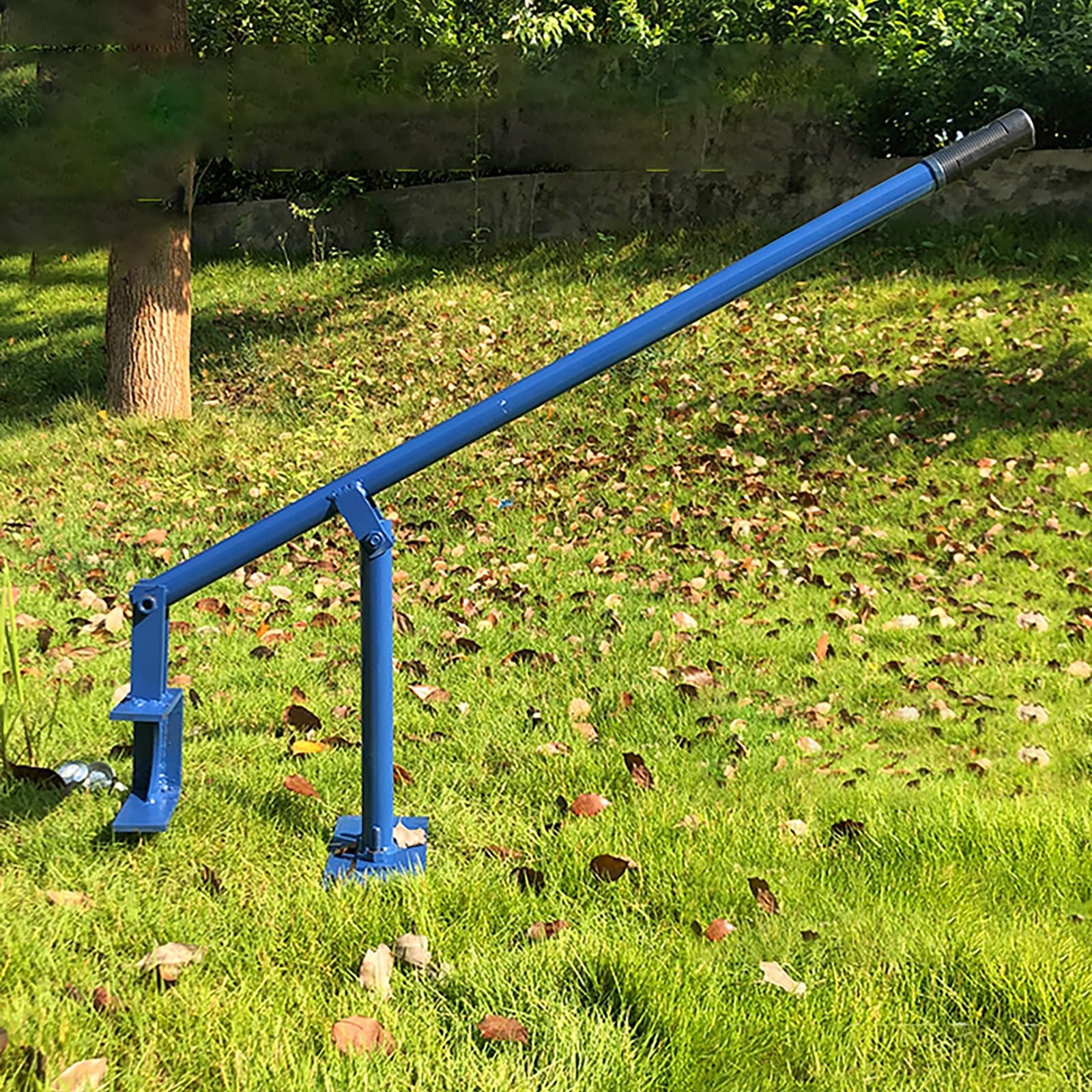 Extracteur de poteau pour rénover l'abri de jardin, la ferme et l'étang