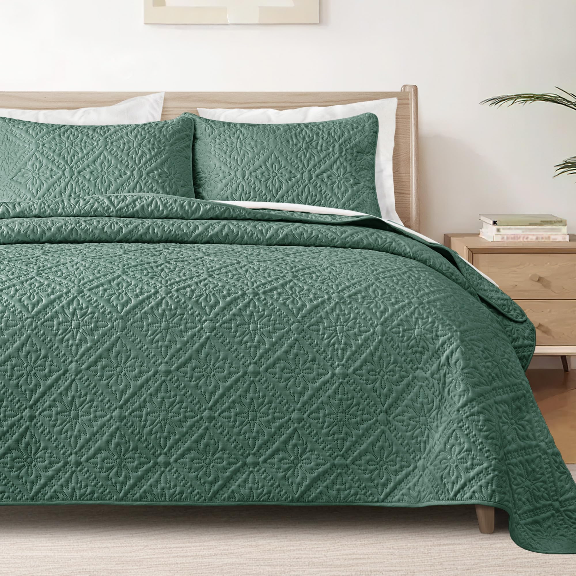 Exclusivo Mezcla Twin Quilt Bedding Set, Lightweight Soft Bedspreads Coverlets with 1 Pillow Sham, Modern Green Quilts Twin XL Size for All Seasons