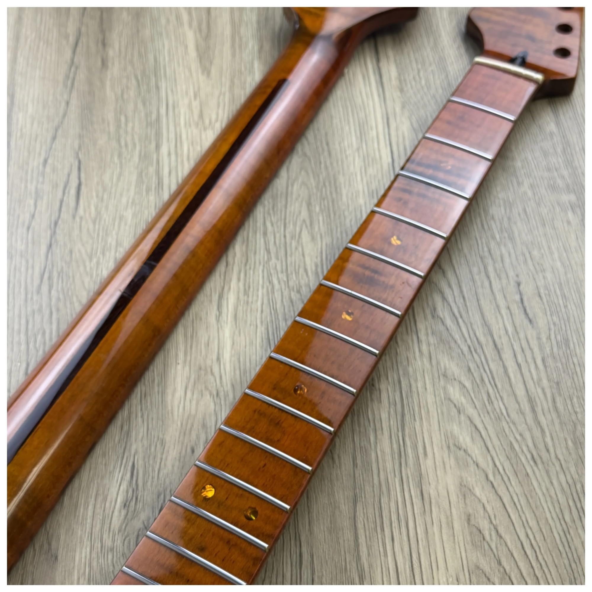 Manico for chitarra ST for mancini, tastiera in acero a 22 tasti, finitura lucida lucidata a mano, ricambio for chitarra elettrica