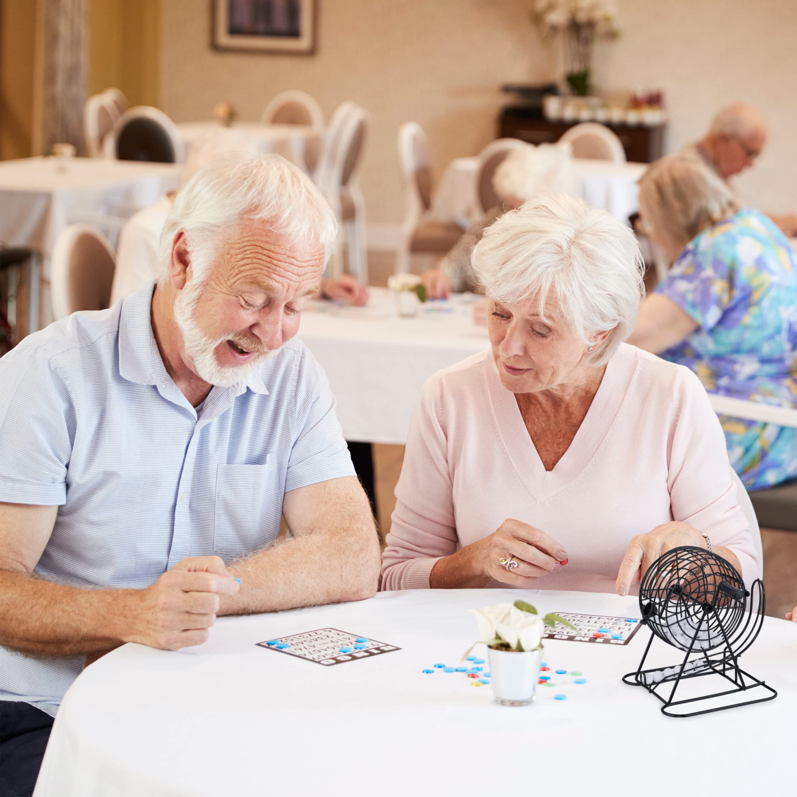 Relaxdays Gra bingo, z bębnem loteryjnym, 75 kul, 18 kart, 150 żetonów, plansza do gry, dla dzieci i dorosłych, tombola, kolorowa