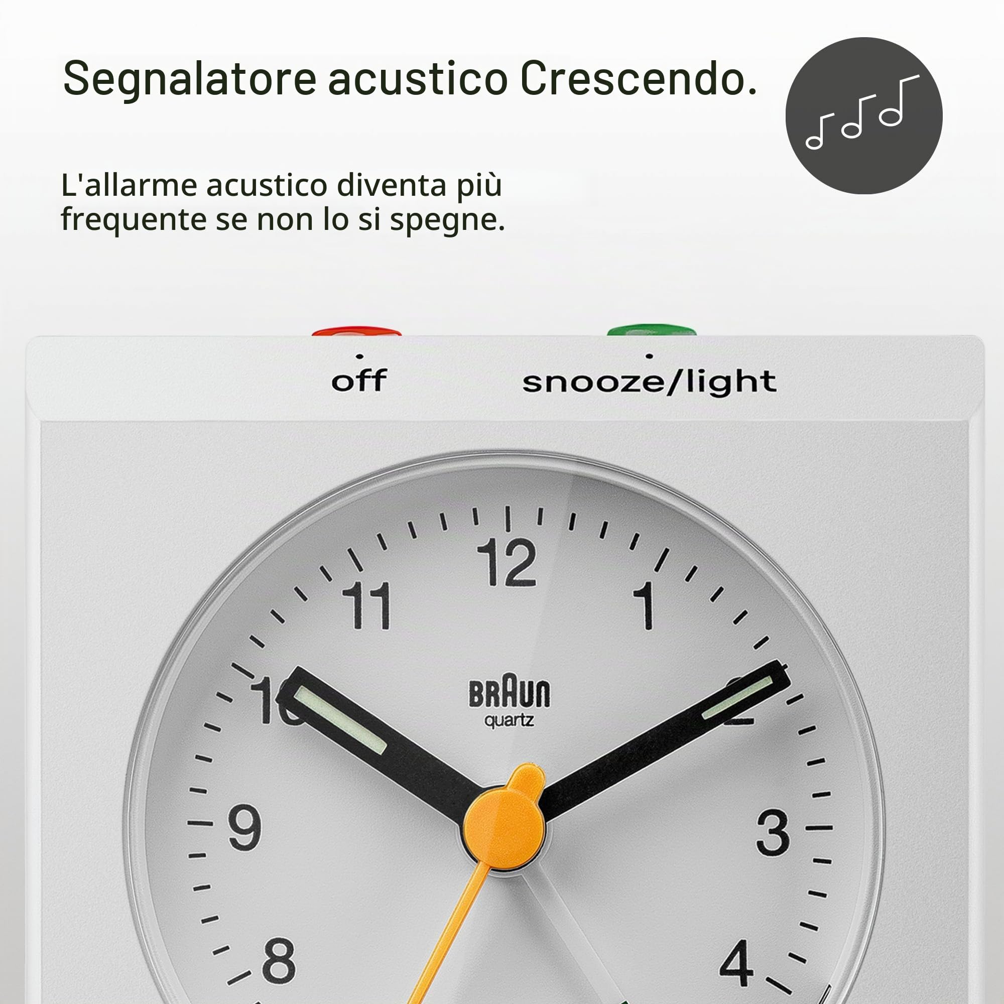 Braun classica sveglia analogica da viaggio con funzione snooze, design vintage, dimensioni compatte, coperchio pieghevole, movimento al quarzo silenzioso, sveglia crescendo in bianco, modello BC05W.