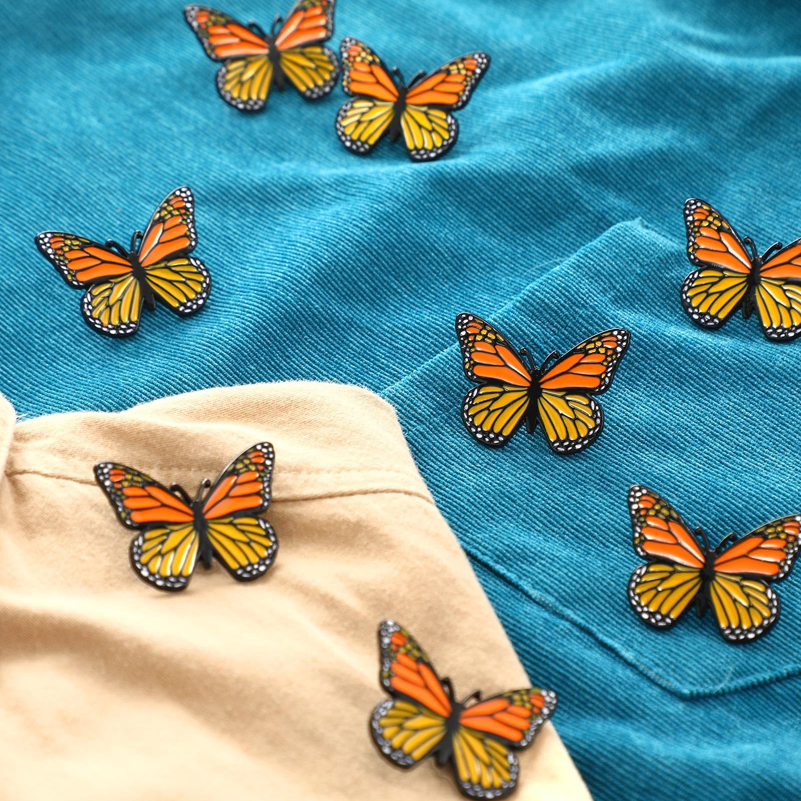 50 pines esmaltados de mariposa monarca a granel, insignia de solapa