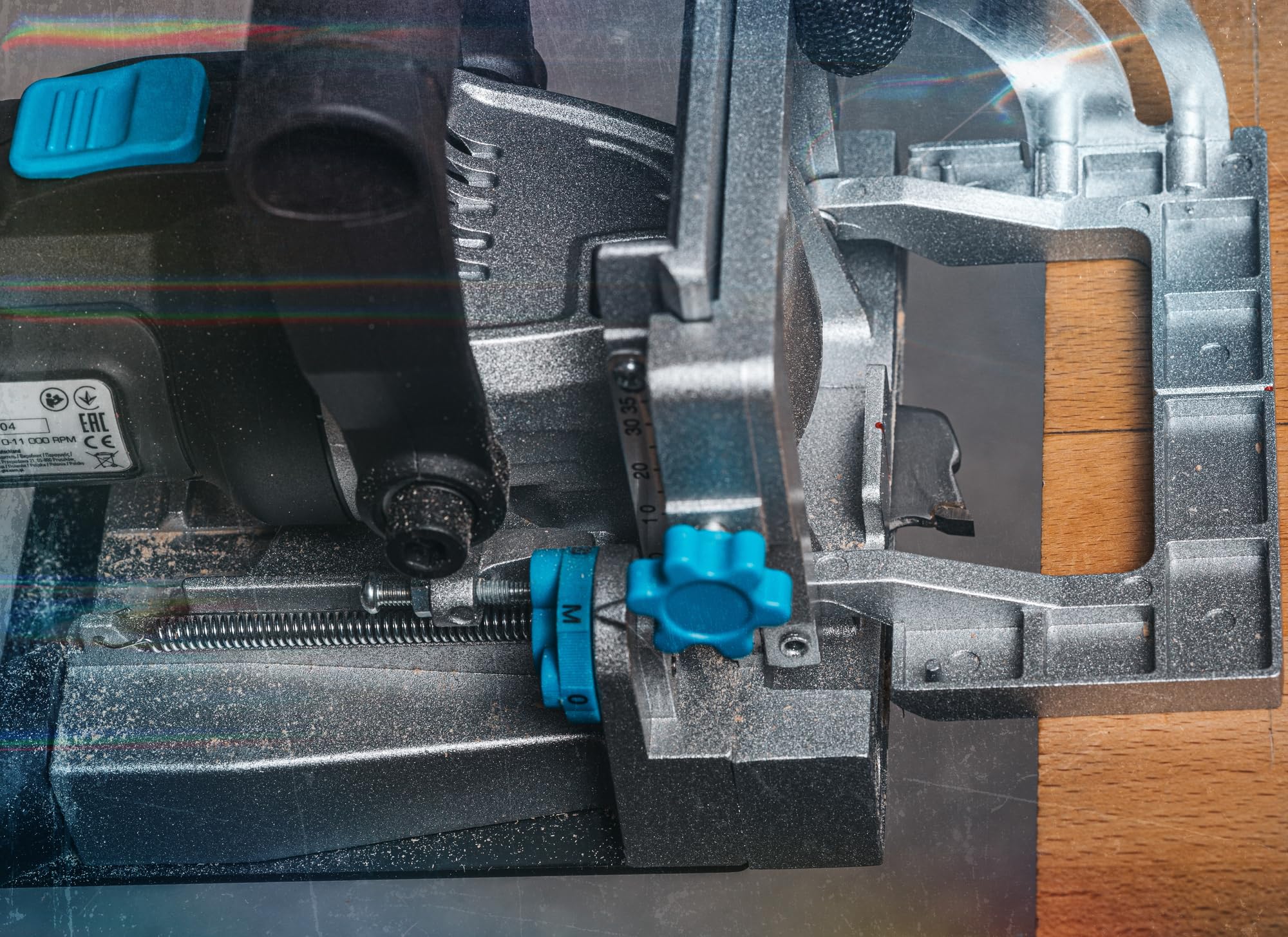 HÖGERT TECHNIK – Fraiseuse à biscuits sans fil 18V OneAccuSystem, assembleuse de lamelles pour bois, fraiseuse de rainures pour assemblages en MDF, 0-11000 tr/min, softgrip, sans batterie