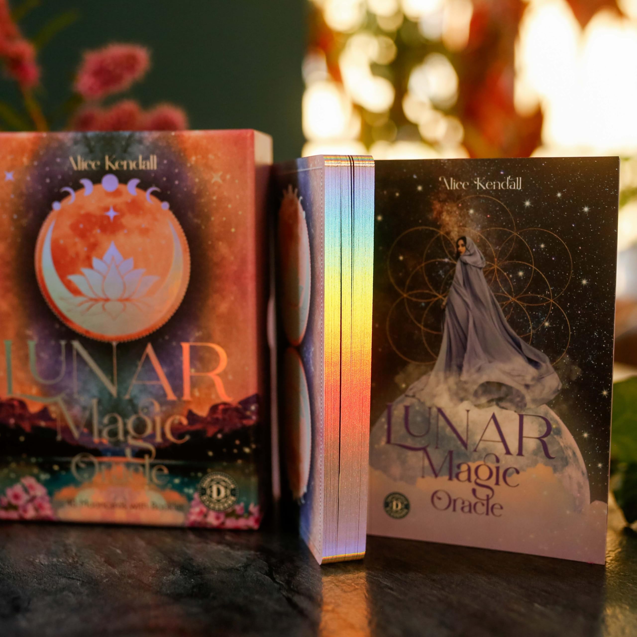 Lunar Magic Oracle - 40 Mooncards with Booklet (English)