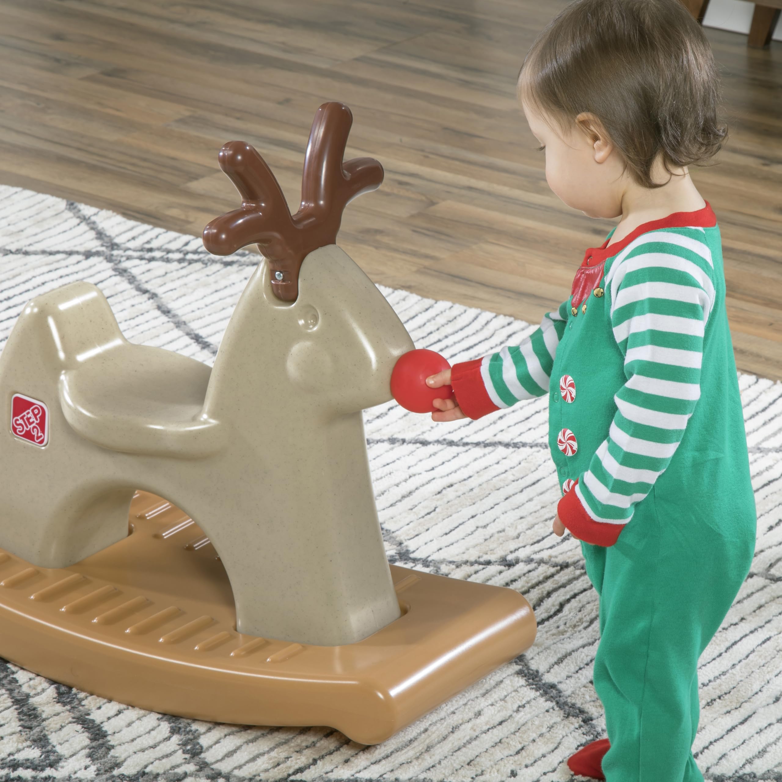 Step2 Rudolph the Rocking Reindeer Rentier | Schaukelpferd aus Kunststoff | Spielzeug aus Kunststoff für Kinder ab 12 Monate