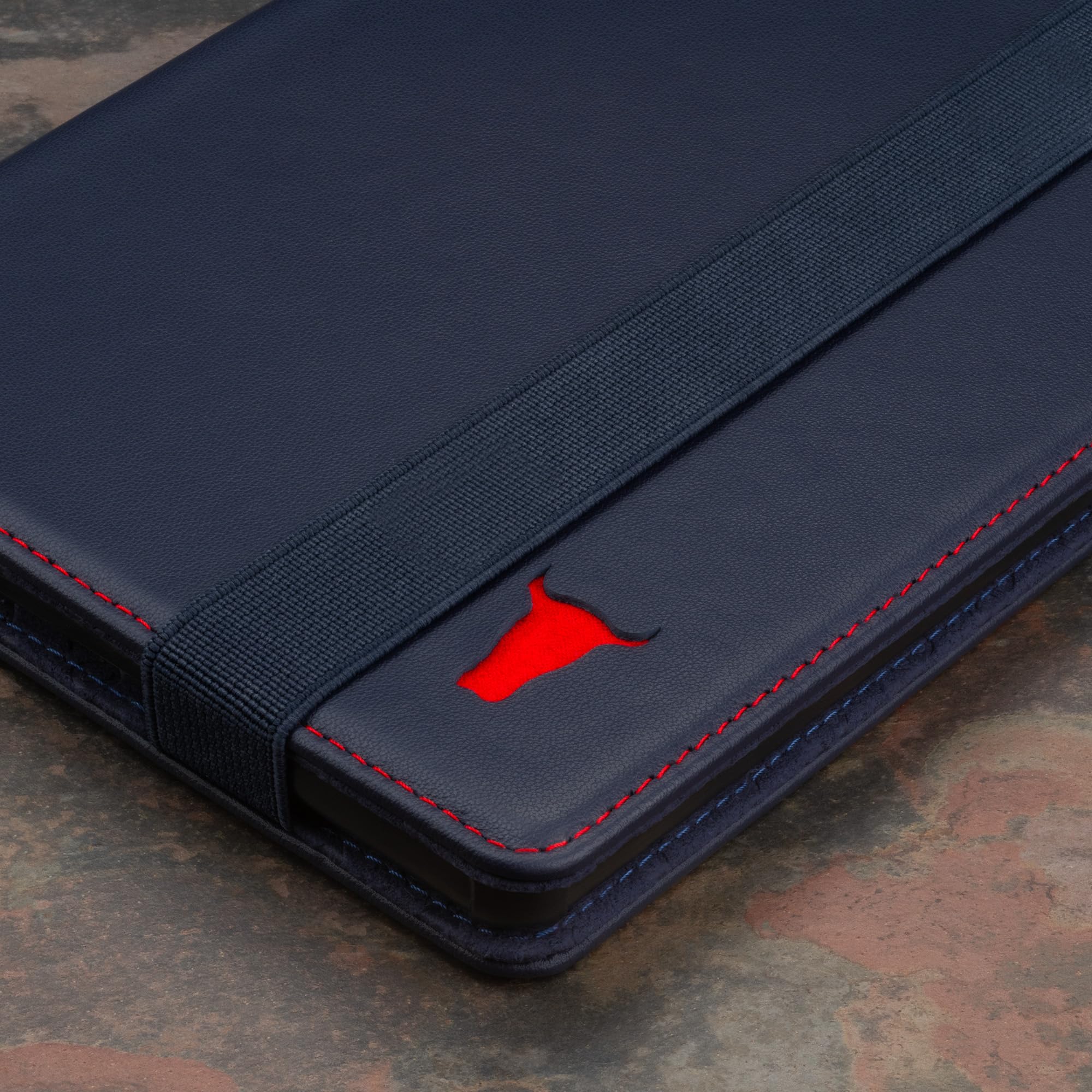 TORRO Hülle kompatibel mit Kindle Paperwhite/Paperwhite Signature Edition (6,8”– 11. Generation, 2021) – Premium-Lederhülle kompatibel mit Kindle Paperwhite mit Wake/Sleep-Funktion (Marineblau)