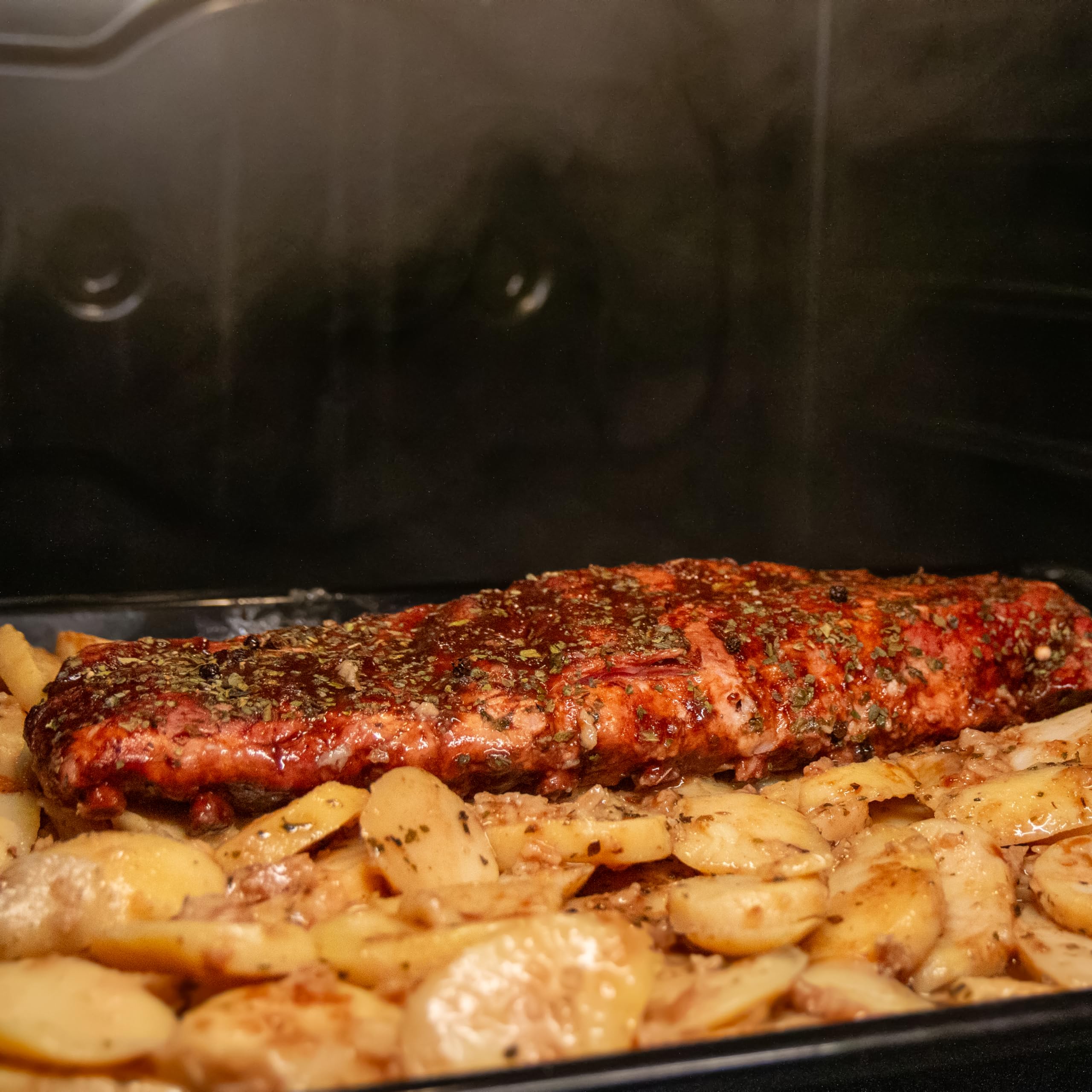 Durante il funzionamento, all'interno della cavità del forno è visibile del vapore.