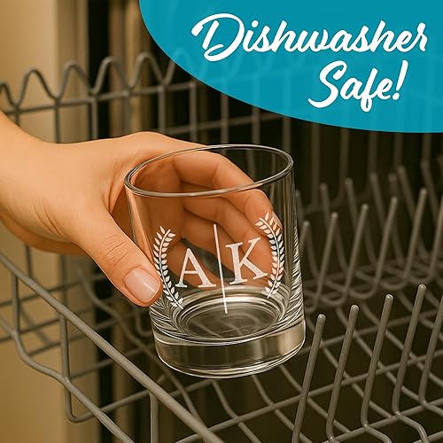 Miniatura 7 de On The Rox Drinks Regalos de whisky personalizados para hombres Juego de 2 vasos de whisky con monograma grabado de 11 onzas Copa de cóctel