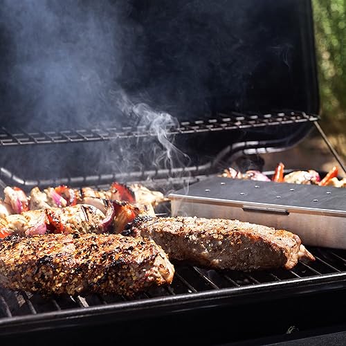 Miniatura 7 de Smokehouse by Thoughtfully, juego de especias gourmet para asar y salsa picante en mini botellas de vidrio, juego de 20