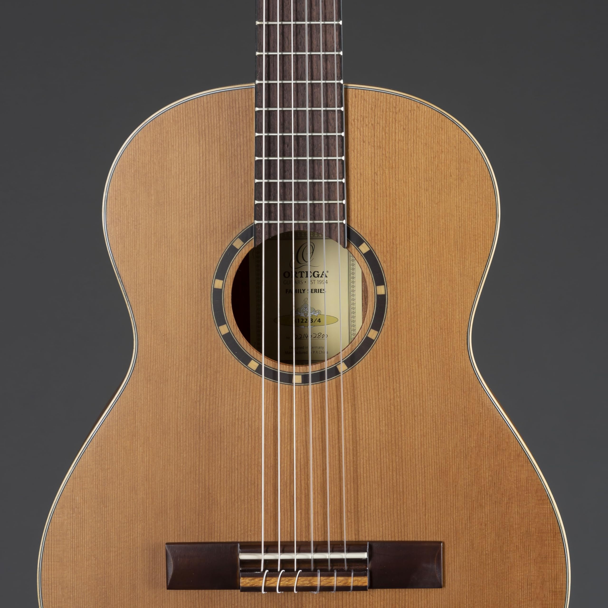 Ortega Guitars 3/4 Konzert Gitarre – Family Series – Inklusive Gig Bag – Zeder, Mahagoni, Natur (R122-3/4)