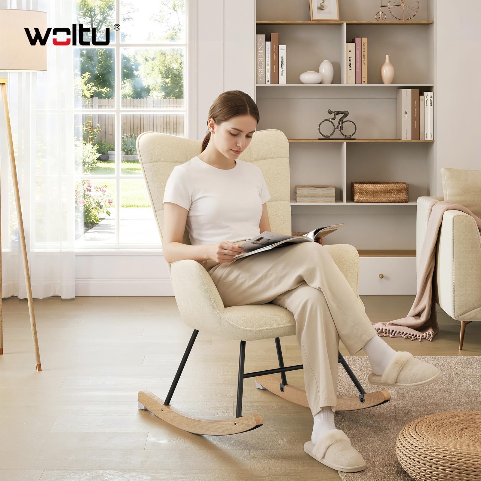 WOLTU Fauteuil à Bascule Adulte, Fauteuil à Oreilles Rembourré, Chaise Relaxante sur Pieds en Métal et en Bois Massif pour Salon, Chambre, Balcon, Terrasse, Jardin, 90x68x94cm, Beige