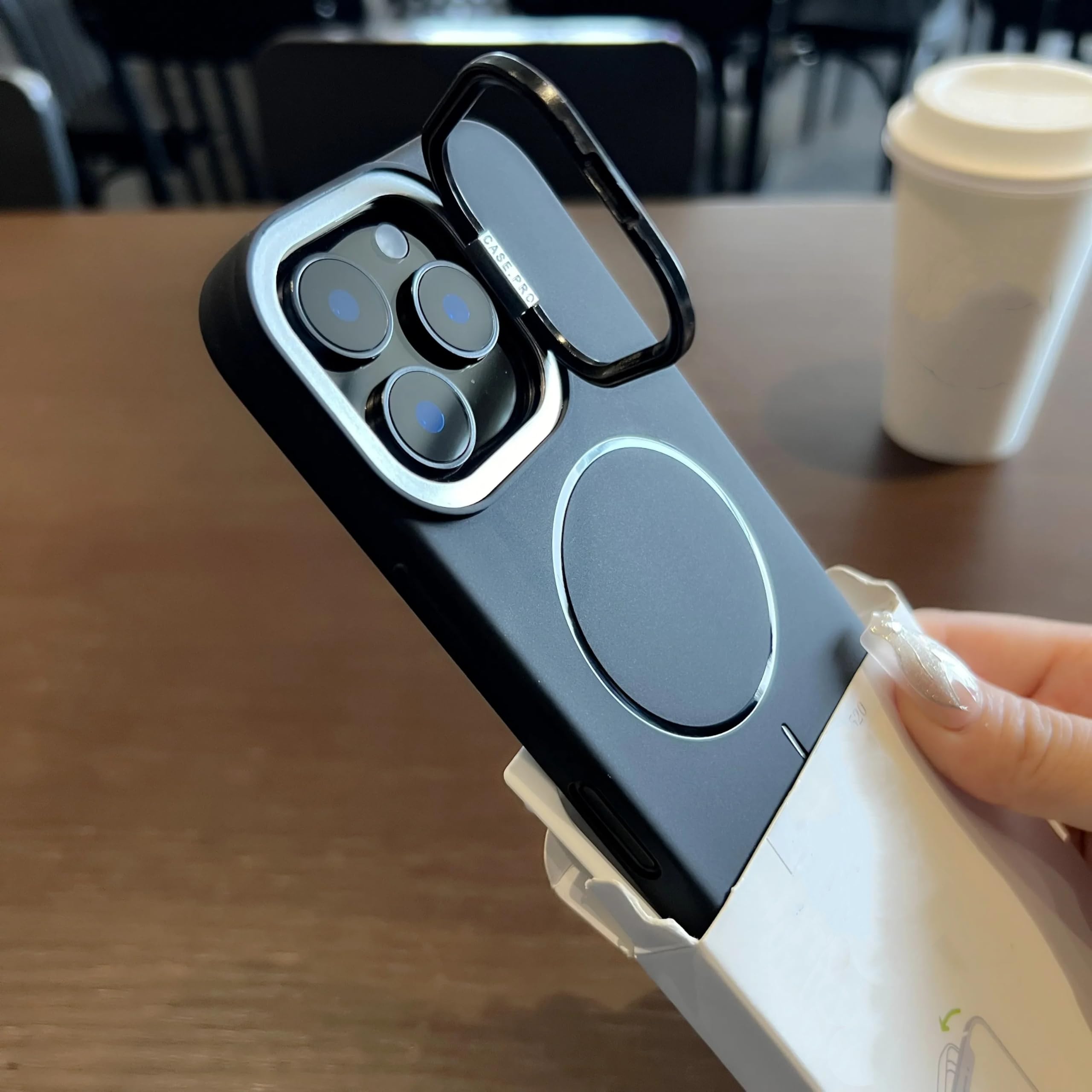 Éliminez les risques de chute sur iPhone 16 Pro grâce à cet étui antichoc à support - 6