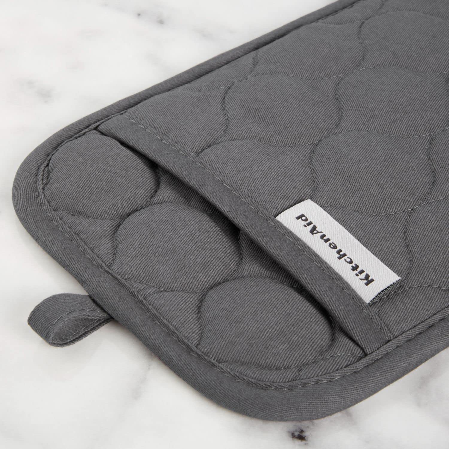 KitchenAid Quilted Cotton Terry Cloth Oven Mitt, Pot Holder Ensemble torchon, Gant de Cuisine et manique, Polyester, Gris Charbon, 16"x26", 7"x13" & 7"x10"