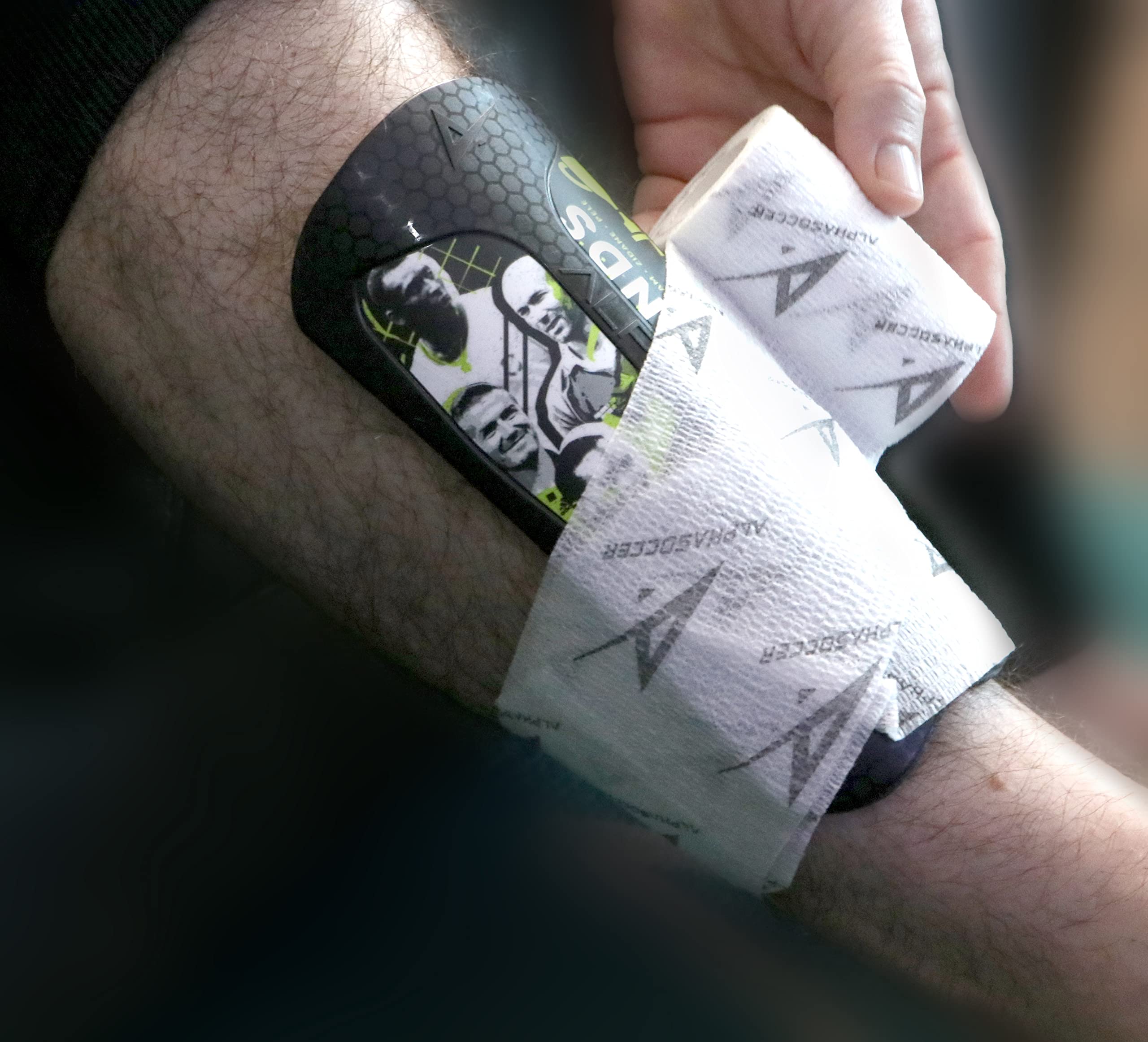 Shin Guards - Equipo de fútbol protector, juego de espinilleras ligeras con correas individuales