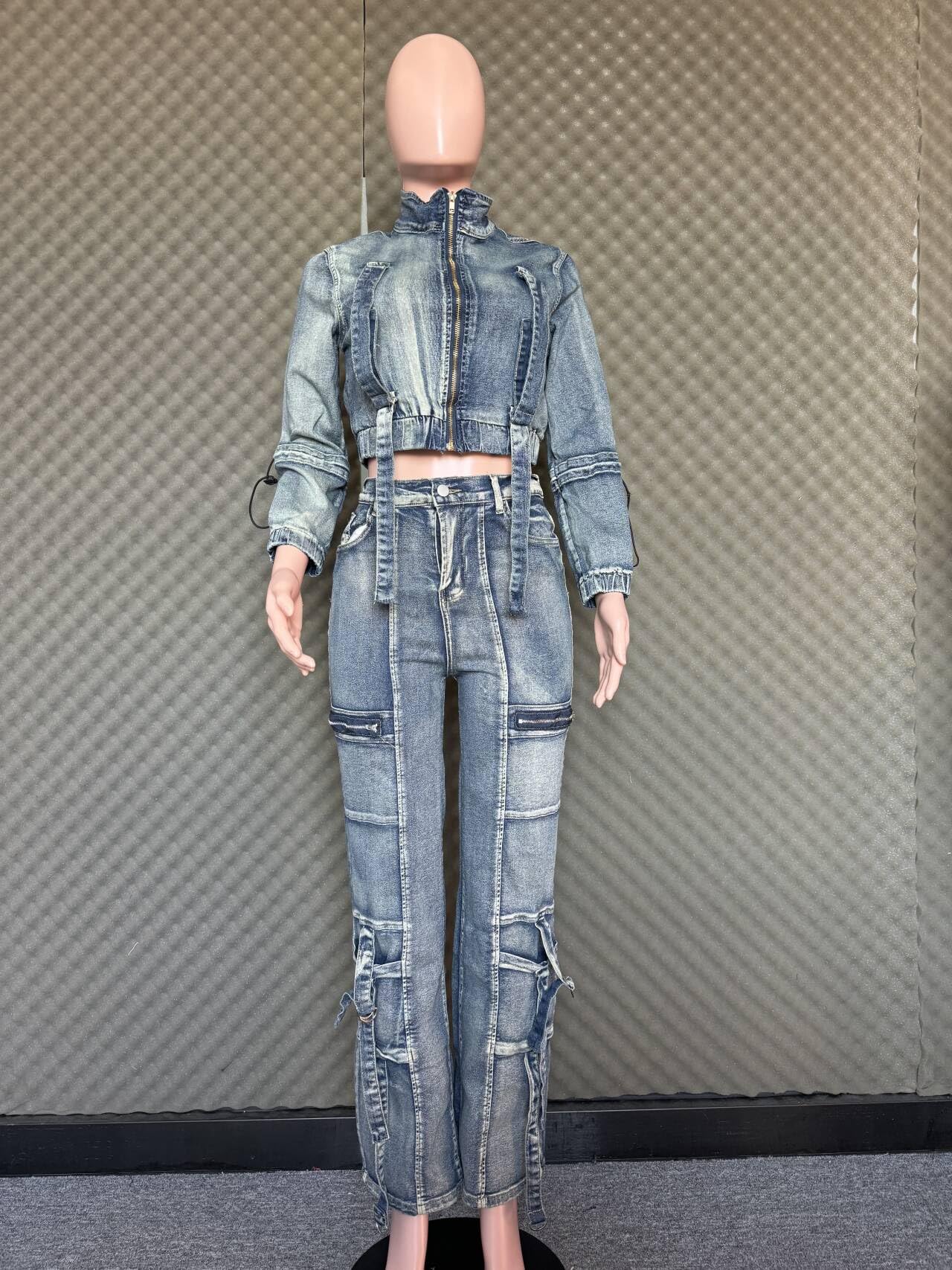 Molilove Conjunto de dos piezas de mezclilla para mujer, chaqueta de mezclilla recortada, pantalones cargo con bolsillos, conjunto de chándal Y2K