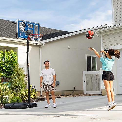 Vista 163 de Aro de basketball con sistema portable, de altura ajustable, tablero posterior de 44 pulgadas de Lifetime 1269 Pro Court.