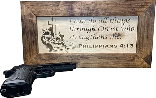 Bellewood Designs Almacenamiento oculto para armas con versículo bíblico personalizado, seis estilos de gabinete de ocultación disponibles (Biblia