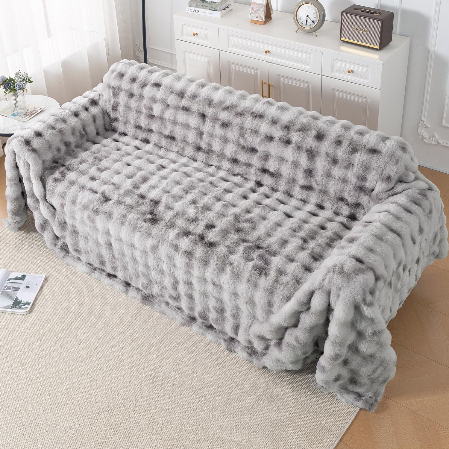 HOKIPO Luxury Faux Rabbit Wool Fluffy Sofa Cover, Sofa Throw for 3 Seater Sofa, 'Gradient Rabbit Plush Series' 180(D) x 31...