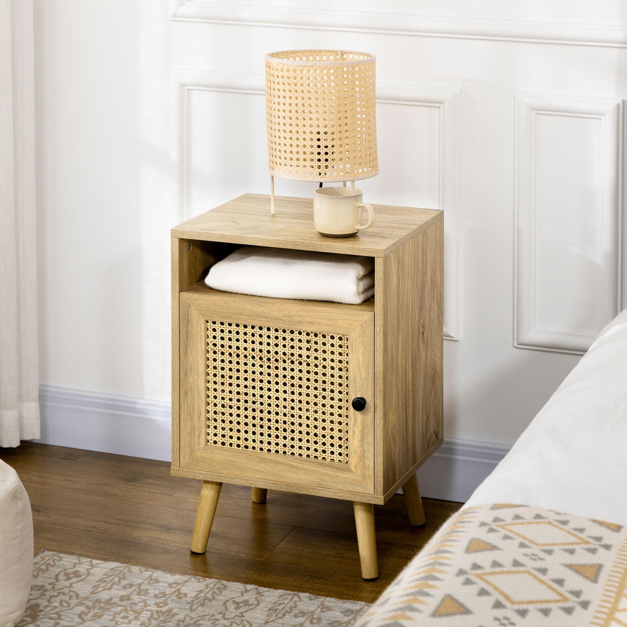 HOMCOM Juego de 2 Mesitas de Noche con Puerta de Ratán Mesillas de Noche con Estante Abierto Mesas Auxiliares para Dormitorio Salón 39x35x60 cm Natural