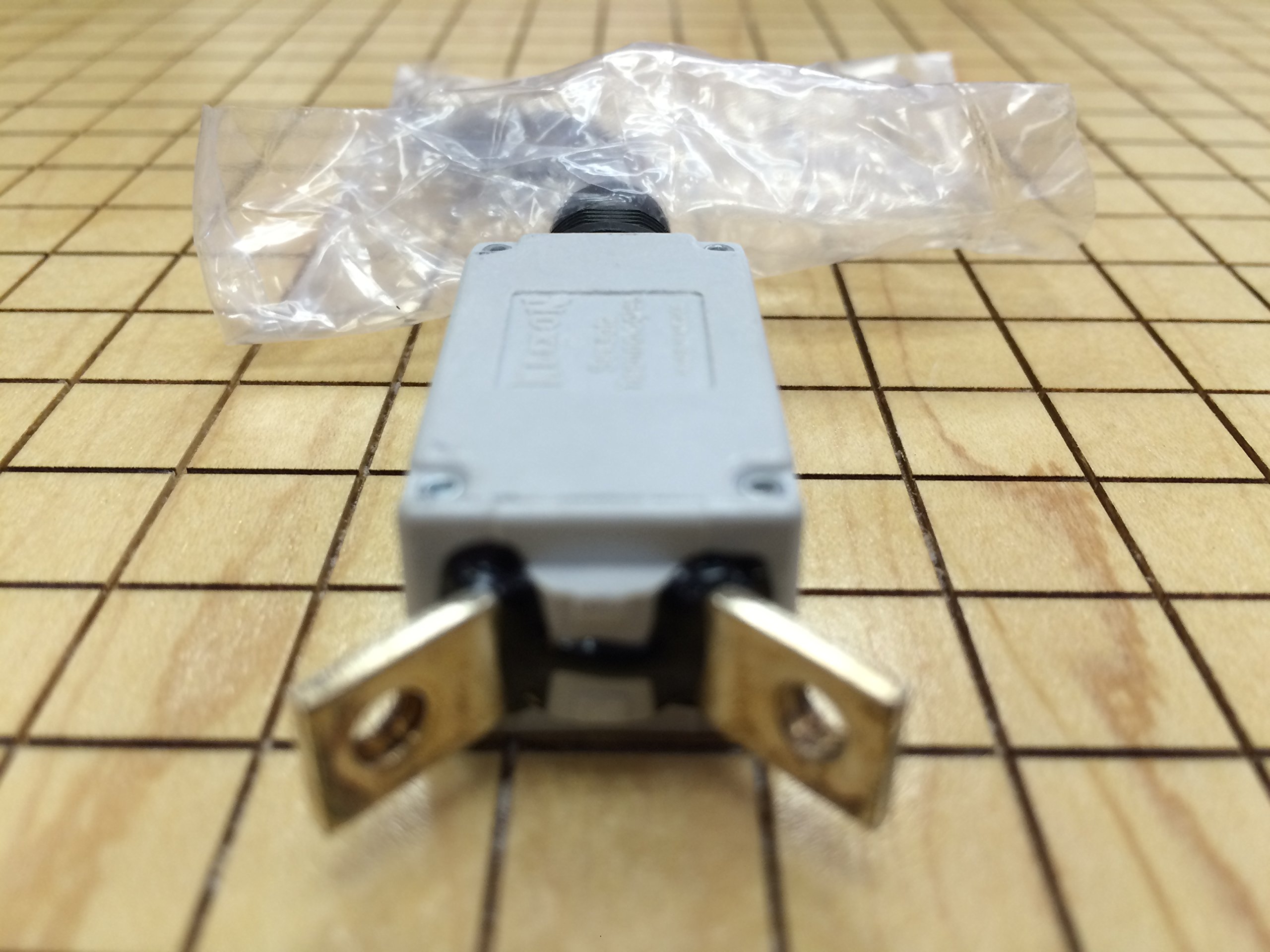 7274-11-7 1/2, MS22073-7 1/2, 7 1/2A Klixon Circuit Breaker