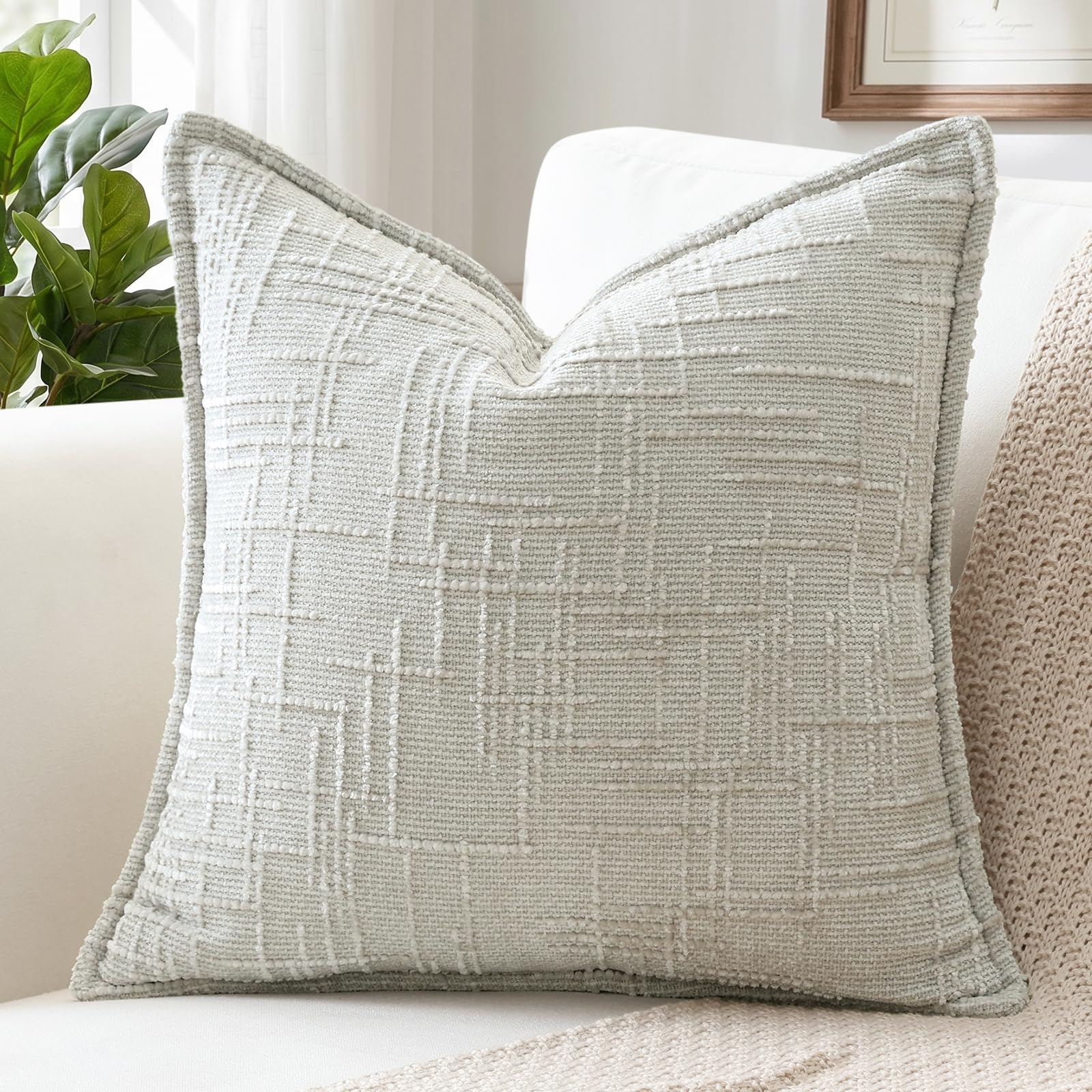 Sungeek Light Grey Chenille Textured Decorative Cushion Cover, Soft Cozy Bound Edge Design Cushion Case, Solid Farmhouse Square Pillow Case for Couch Sofa Bed Living Room, 60x60cm