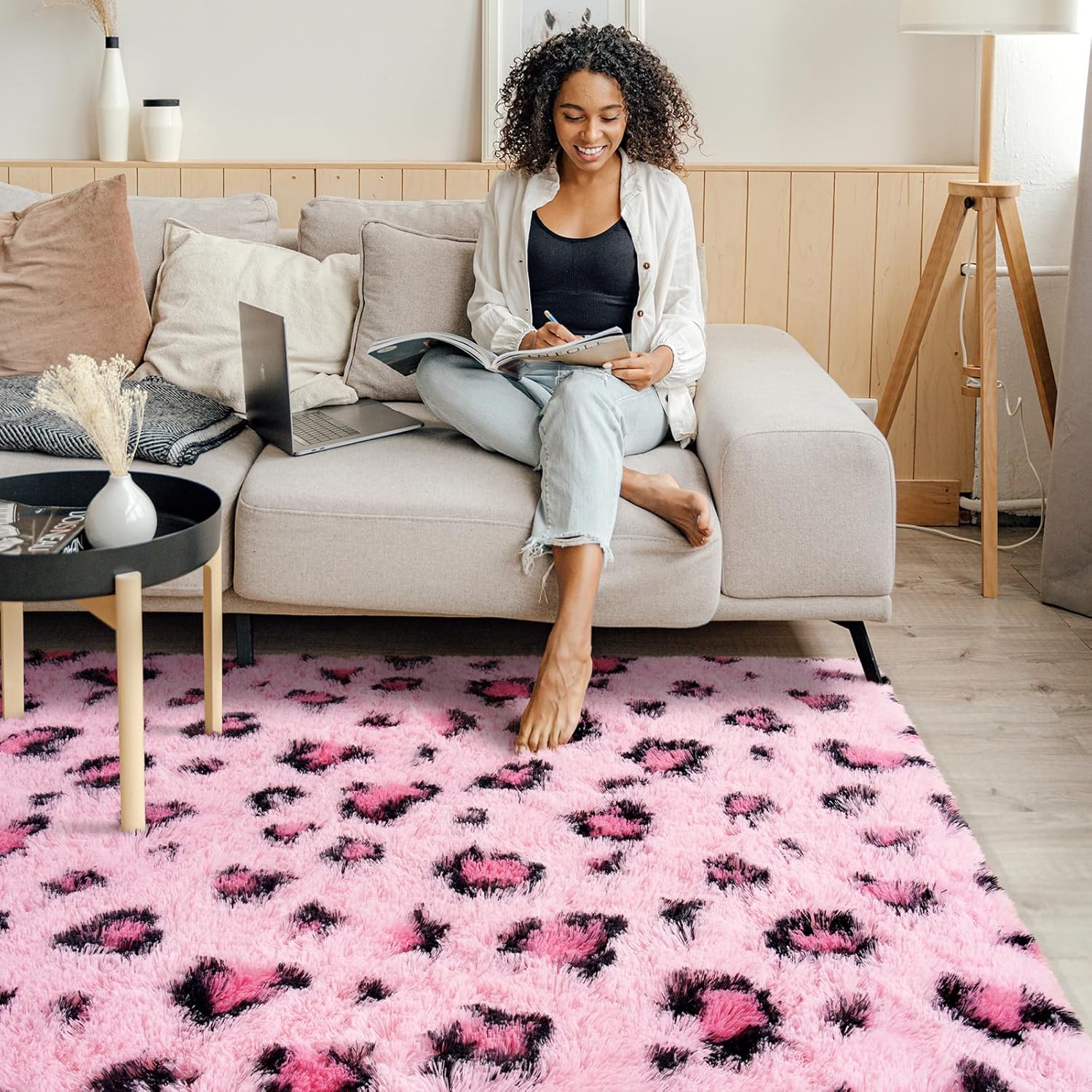Amearea Fluffy Area Rug, Modern Shag Leopard Print Rugs Home Decor for Bedroom, Soft Comfy Faux Fur Cheetah Rugs for Teen Girls, Living Room, Plush Cheetah Print 70s Decor, Pink 4x6 Feet