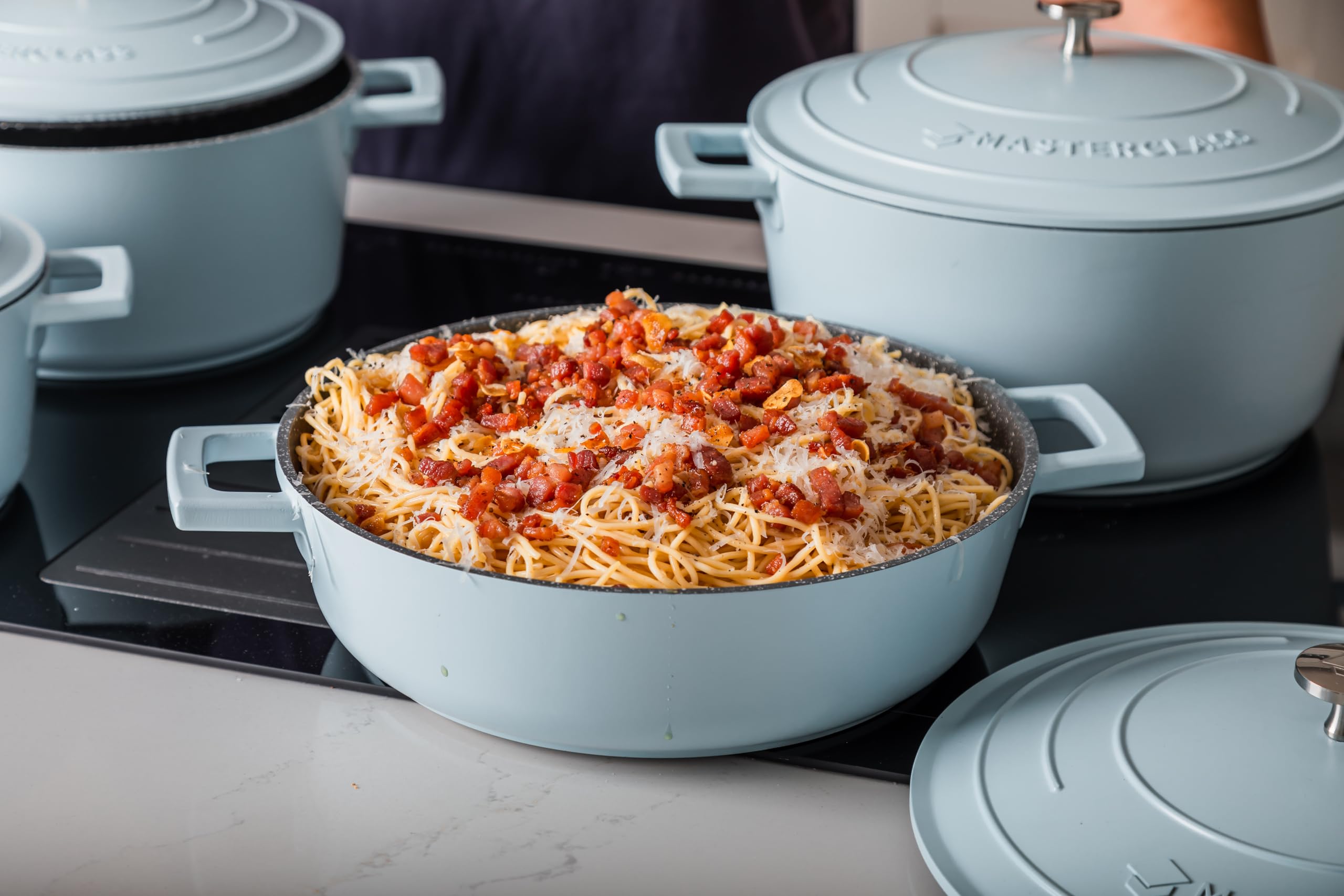 MasterClass Płytka zapiekanka z pokrywką 4 l/28 cm, lekki odlew aluminiowy, nadaje się do kuchenek indukcyjnych i piekarników, błękitna