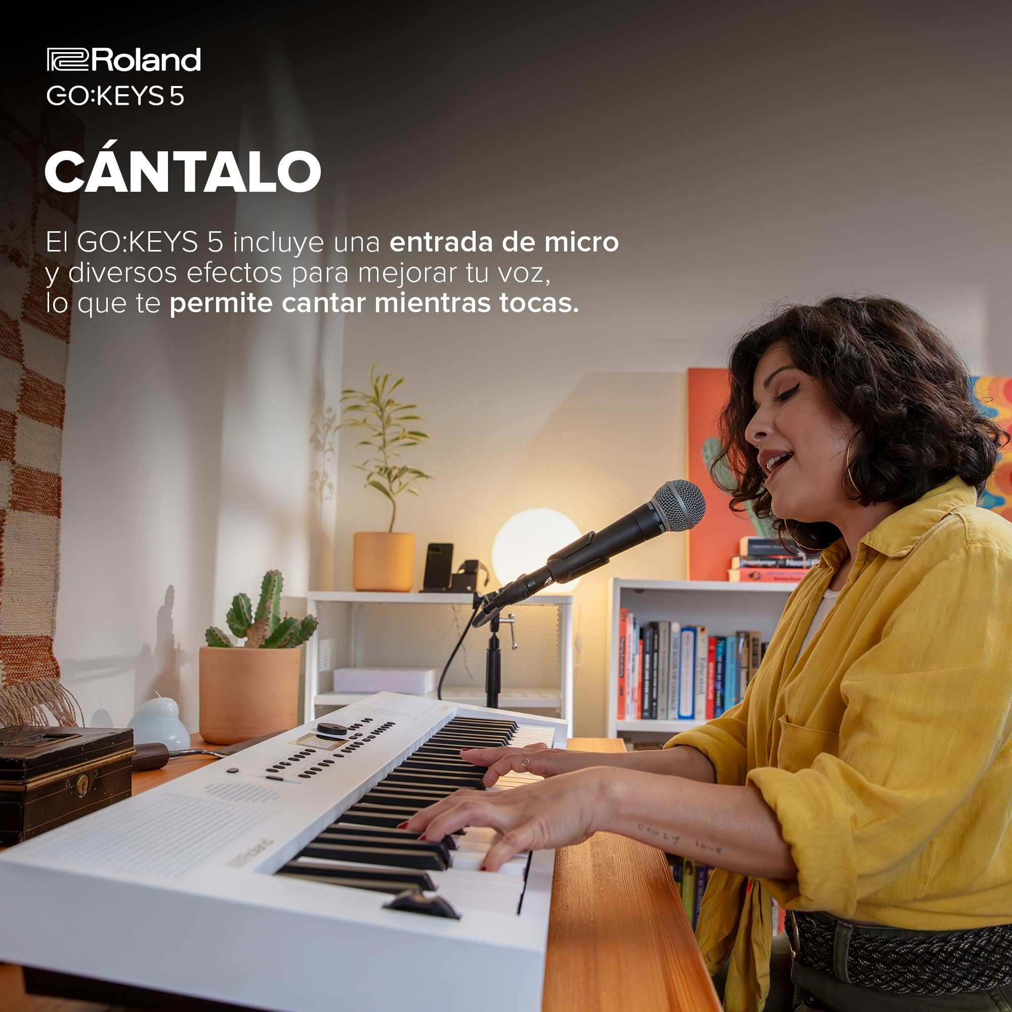 Teclado para creación musical Roland GO:KEYS 5 | Teclado de 61 notas | Generador ZEN-Core con más de 1.000 sonidos integrados | Altavoces estéreo integrados | Entrada de micro – Blanco