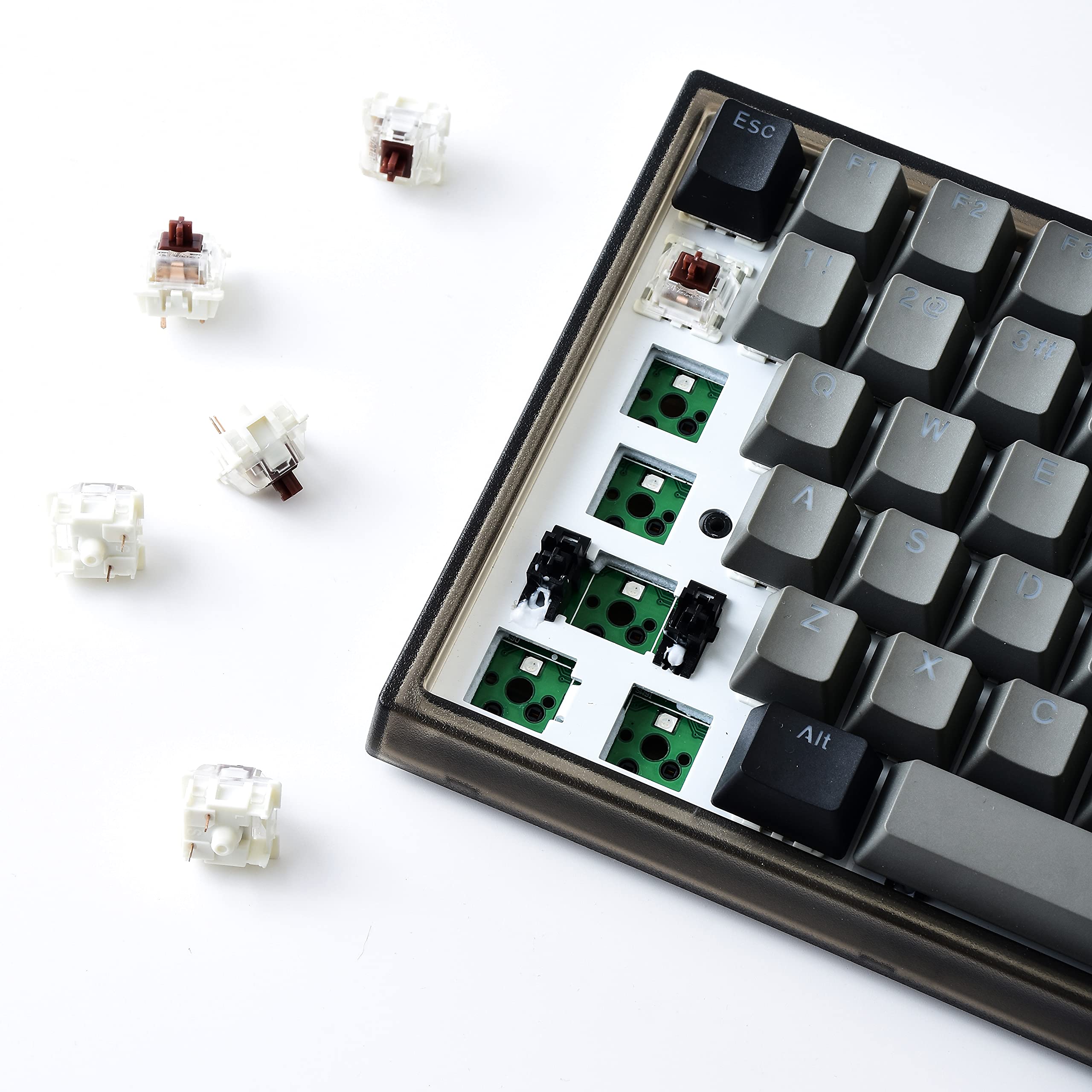 Amazon | YUNZII KC84 Pro ホットスワップ可能なメカニカルキーボード