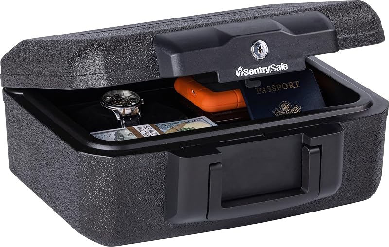 SentrySafe Caja fuerte ignífuga para dinero con cerradura de llave, caja de seguridad negra con asa de transporte portátil para viajes, exterior: 14,3 pulgadas de ancho x 11,2 pulgadas de profundidad x 6,1 pulgadas de alto, 1200 | Caja fuerte resistente al fuego con cerradura de llave segura, asa de transporte portátil para viajes, protege dinero, documentos y objetos de valor