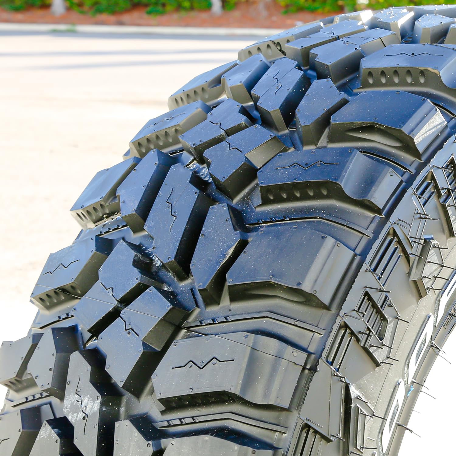 Visureigio padanga Cooper Discoverer STT Pro P.O.R 235/85 R16 120 Q kainos nuo 231.89