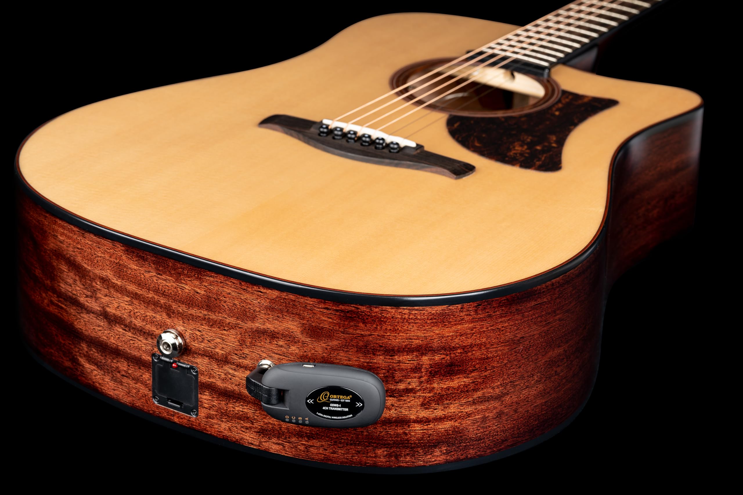 Ortega Guitars Digital Wireless System – Wiederaufladbares Zubehör für Gitarre – Schwarz (ODWS-1BK)