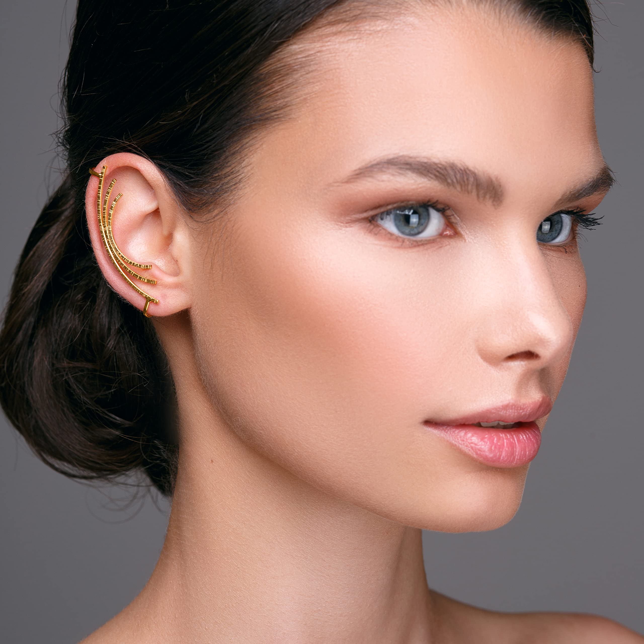 Geschwungener Ear Cuff Ohrring ohne Ohrloch aus 925 Silber mit gehämmerter Oberfläche - Statement-Eleganz - Nickelfrei Hypoallergen - Einzelner - Handmade by Emmanuela