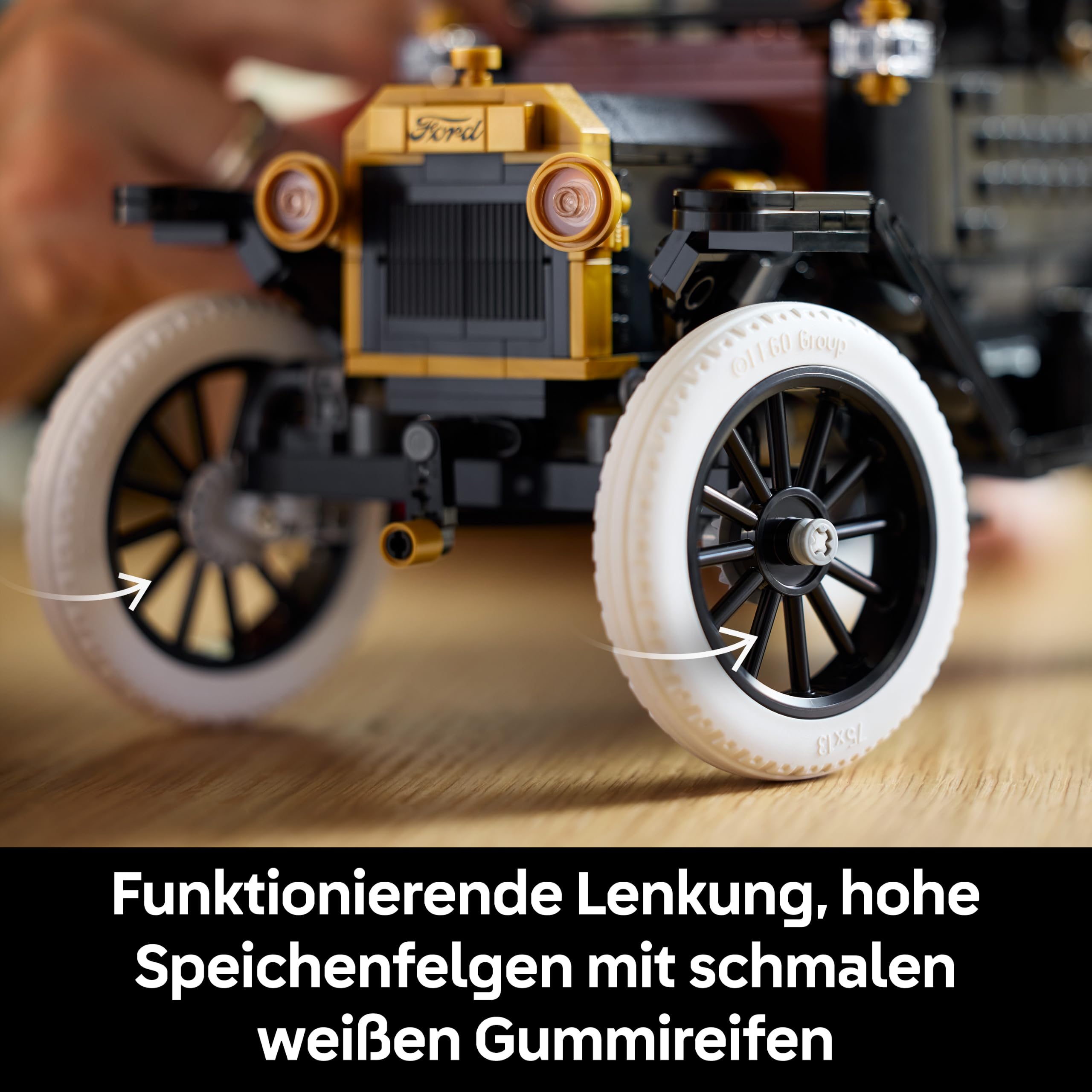 LEGO Icons Ford Model T - Retro Auto Modellbau für Erwachsene - Sammler Ausstellungsset mit Stofffaltdach, hohen Rädern & geteilter Windschutzscheibe - Geschenk für Fans klassischer Fahrzeuge - 11376