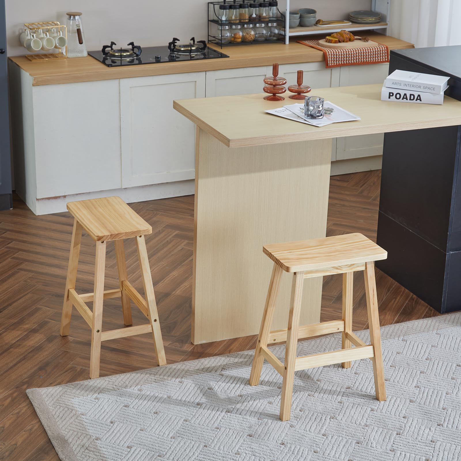 Bonnlo Tabouret de Bar Lot de 2 en Bois, Chaise Cuisine Couleur Bois Naturel, Tabouret de Salle à Manger, Forme Coussin, Facile à Monter, 61cm de Haute