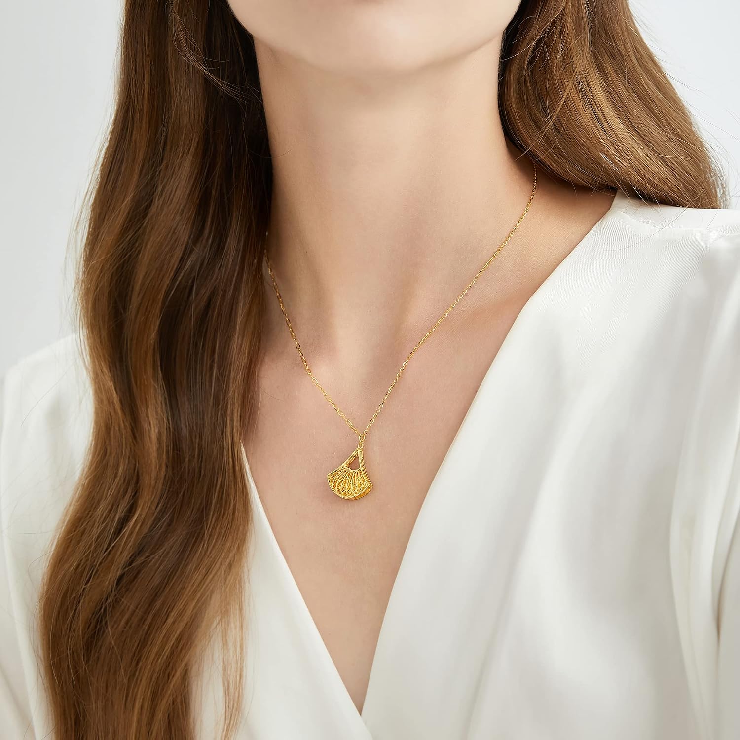 CHOW SANG SANG 999.9 24K Gold Essence Fan-Shaped Necklace for Women 93440N 47cm Price-by-Weight 5.24g Gold