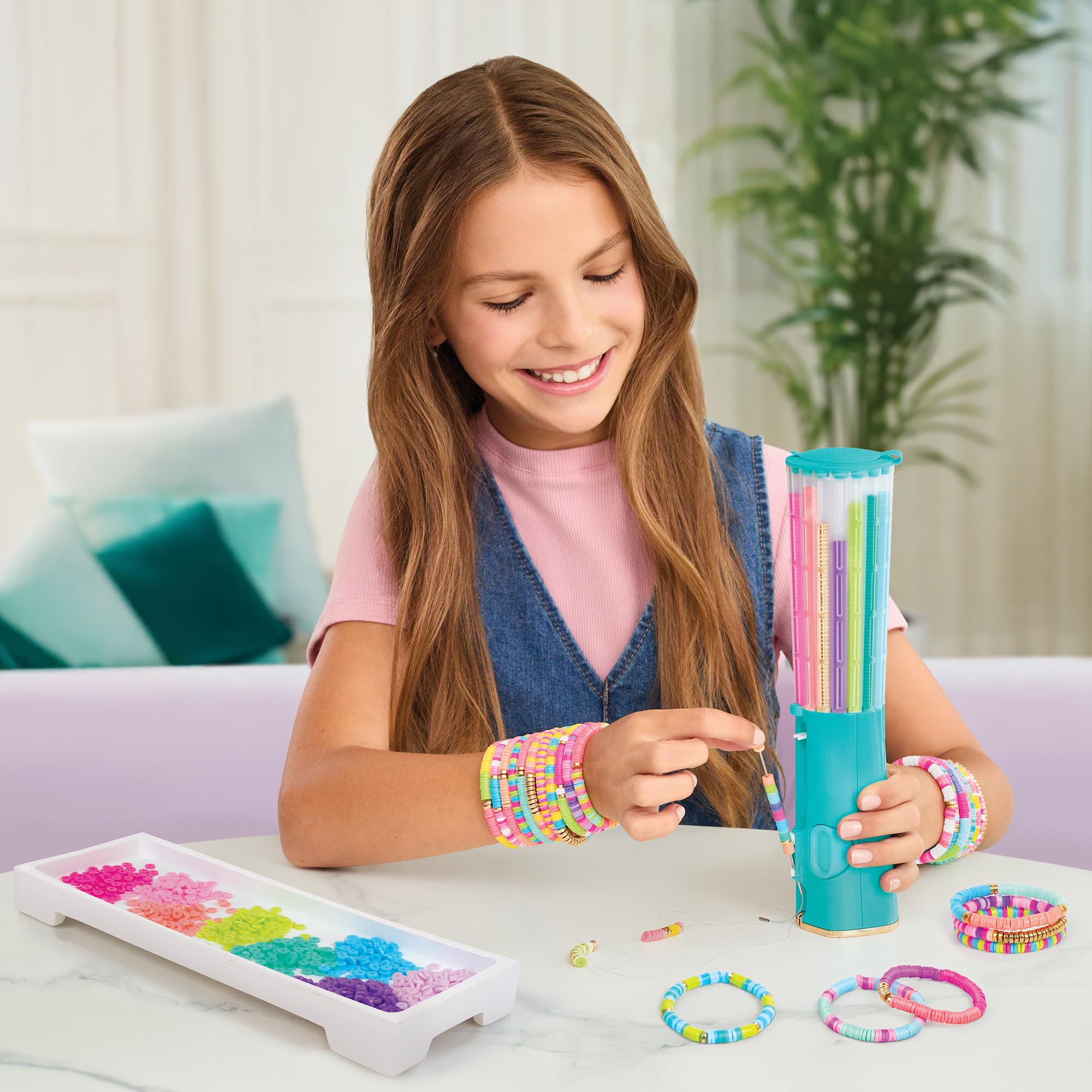 Make It Real – Fábrica de Pulseras de la Amistad | Kit Para Hacer Pulseras Niñas con Carrusel, 2040 Cuentas Heishi, Cordón y Herramientas | Maquina Para Hacer Pulseras | Manualidades Niña 8 Años O Más