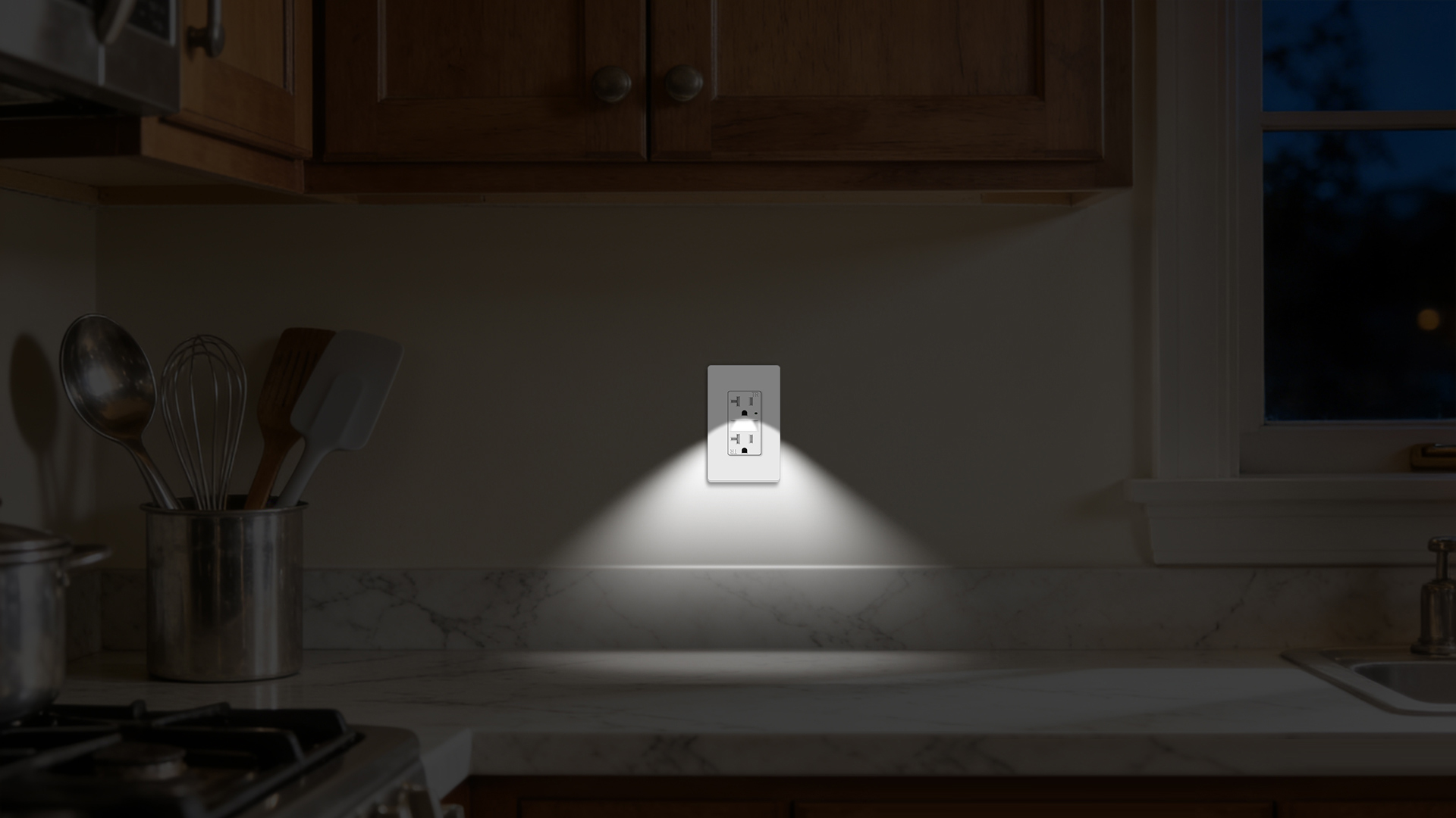 Image of CML 20A Outlet with Night Light for Hallyway & Bathroom, ETL Listed, 5 Pack