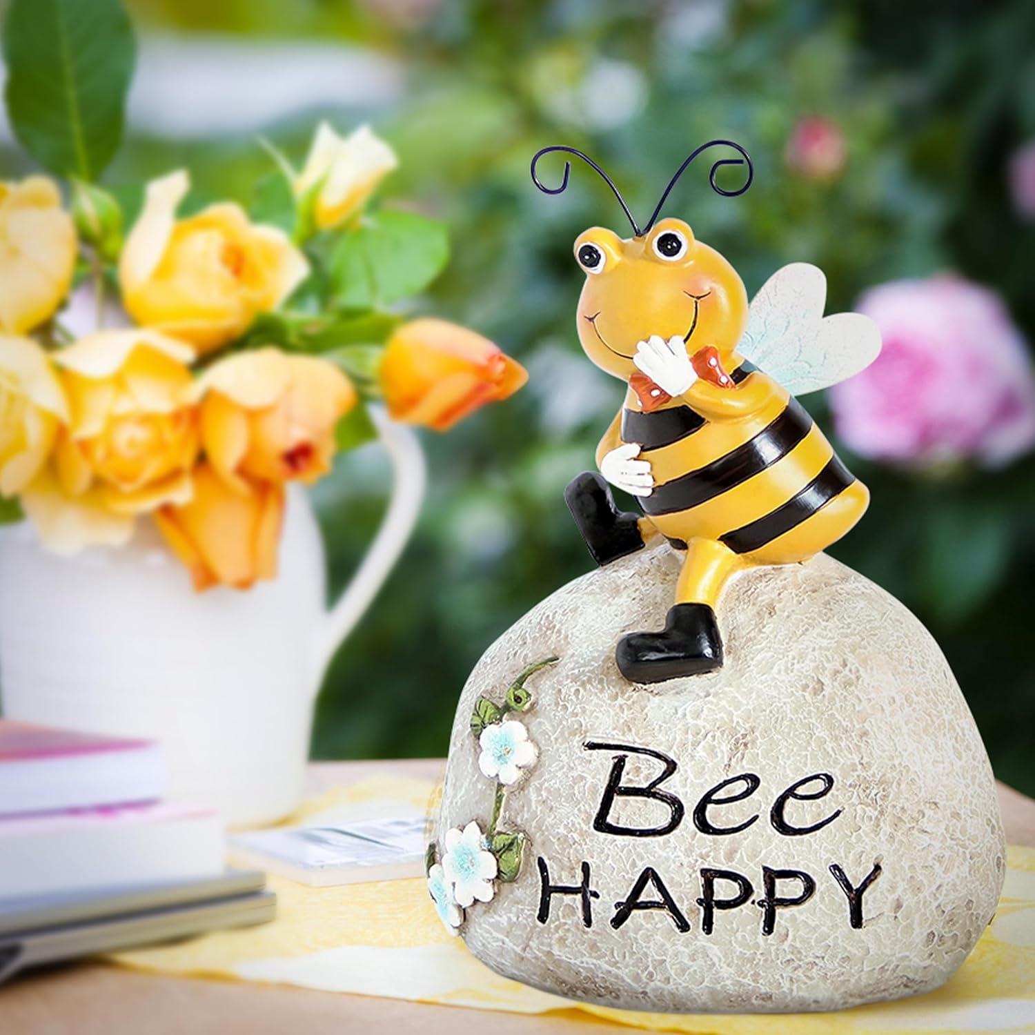Smadeer Garden Decor Bee Outdoor Statues Sculpture Bumblebee Figurine for Patio Lawn Porch Yard Backyard Honey Bees for Insect Lovers Gifts Garden Ornaments for Home Decor Spring Summer