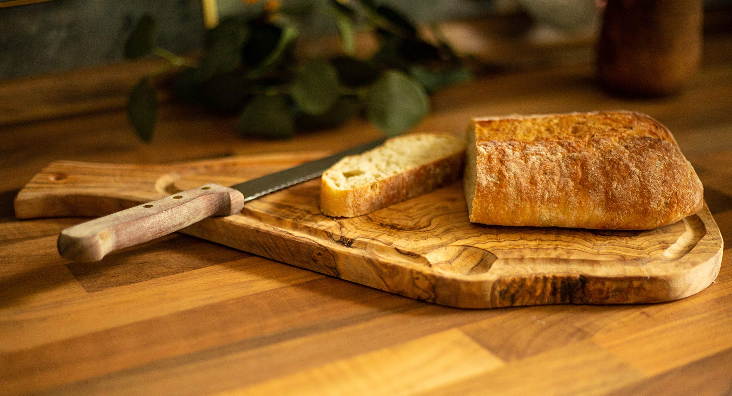 Benera Oliveholz - Tabla de cortar (45 cm, con asa y surco, también para servir y servir