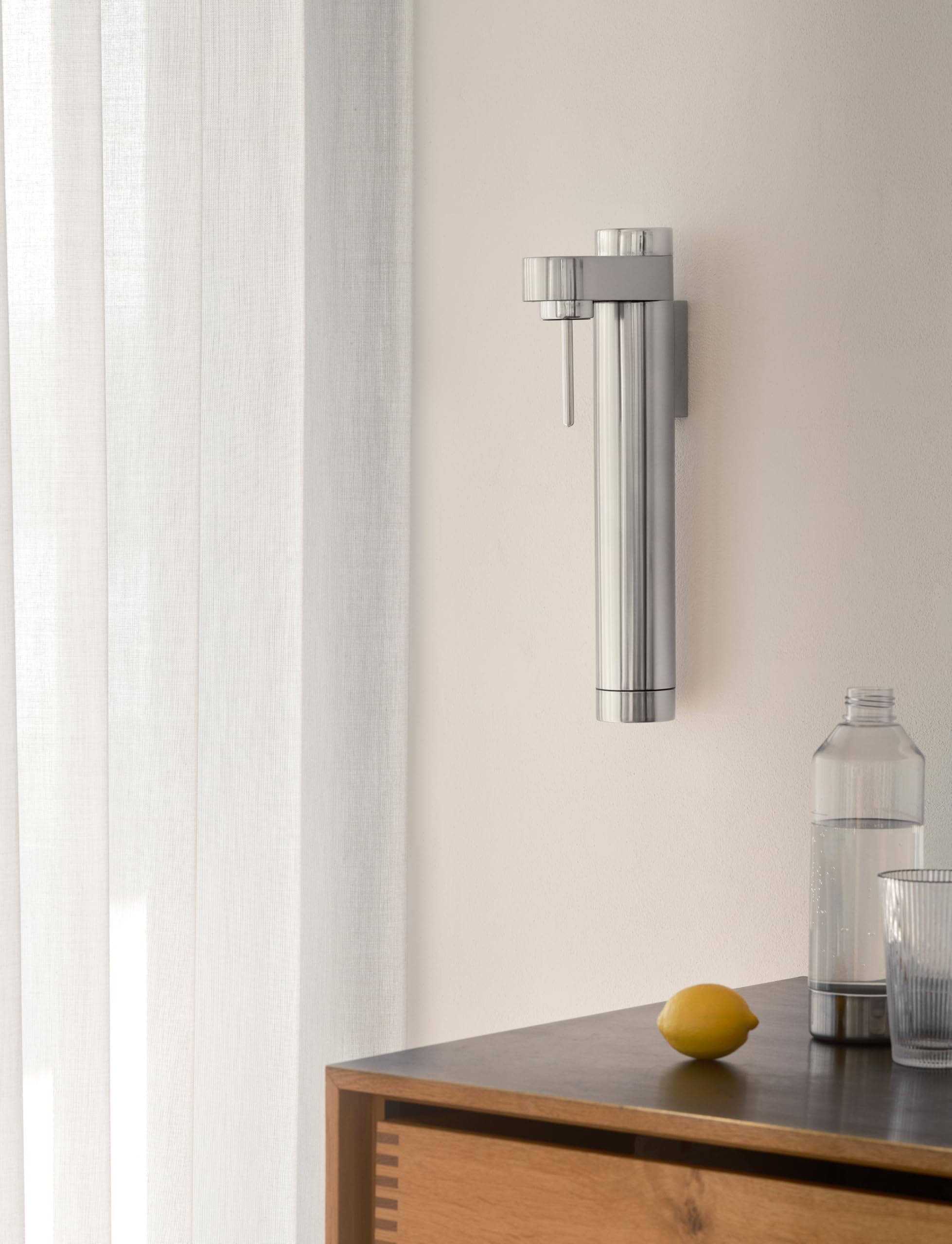 Stelton Brus Carbonatore da parete elegante – Macchina per acqua frizzante e soda con bottiglia riutilizzabile – compatibile con cilindri CO₂ 425 g/60L