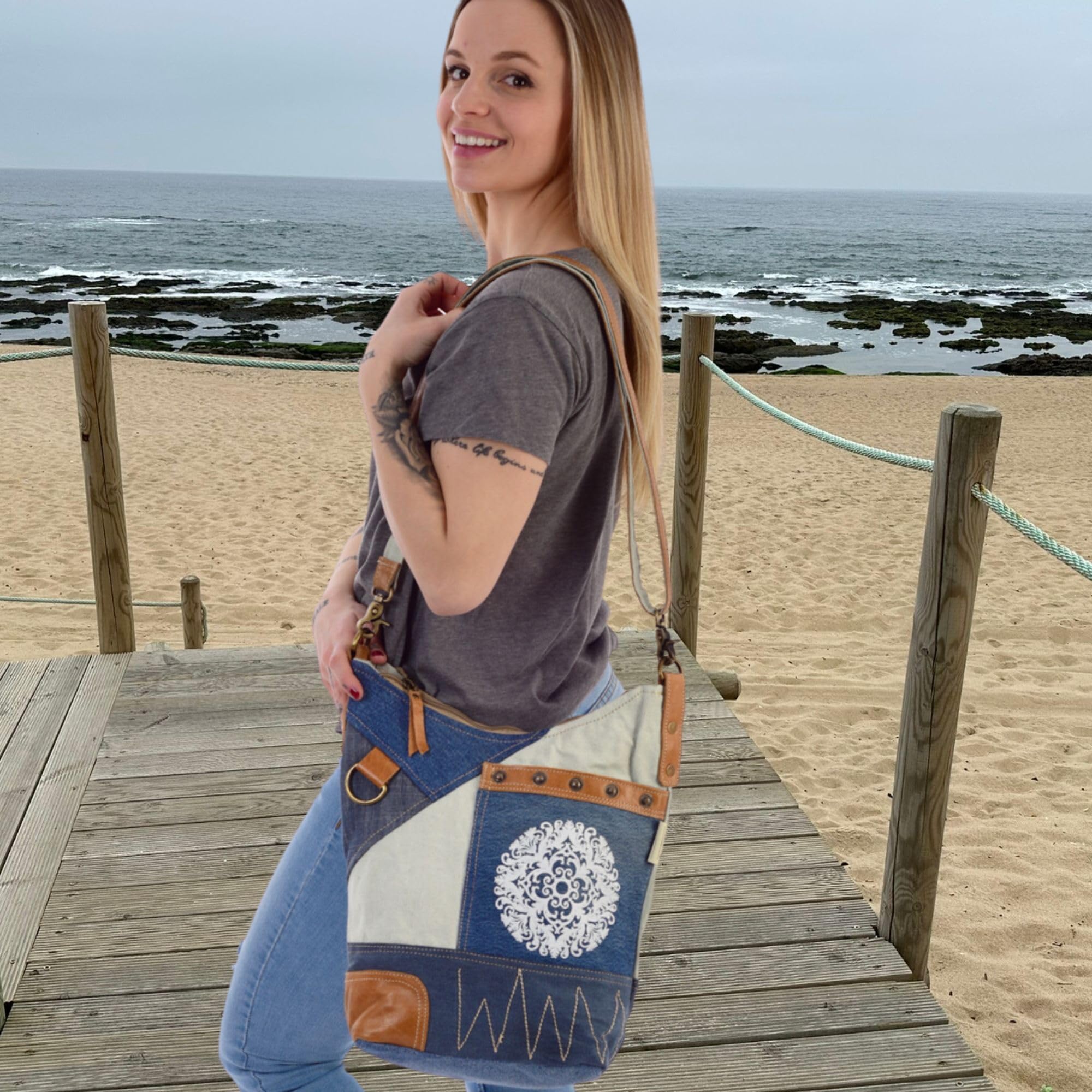 Sunsa Damen Hobo Bag. Nachhaltige Tasche aus Recyclete Jeans Canvas & Leder