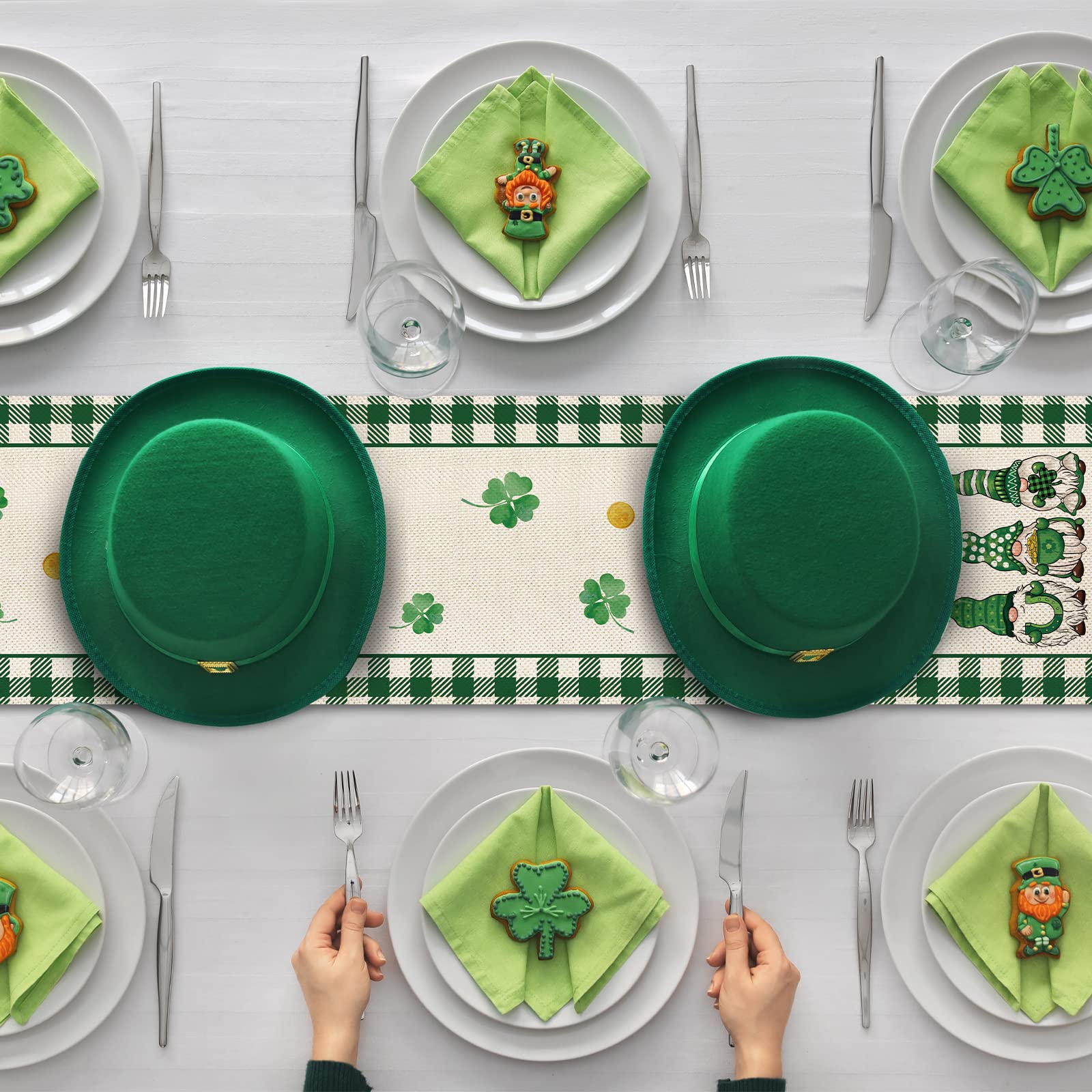 St. Patrick's Day Tischläufer, 33x183 Cm – Leinen, Mit Kleeblatt & Zwergen-Motiv, Grün-schwarzes Karo
