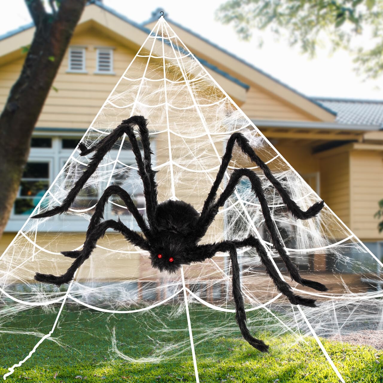 JOYIN Dekoracja na Halloween na zewnątrz, 140 cm gigantyczny pajączyna, trójkątna pajęczyna 7 x 5,5 m i elastyczna pajęczyna 100 g na podwórze nawiedzony dom