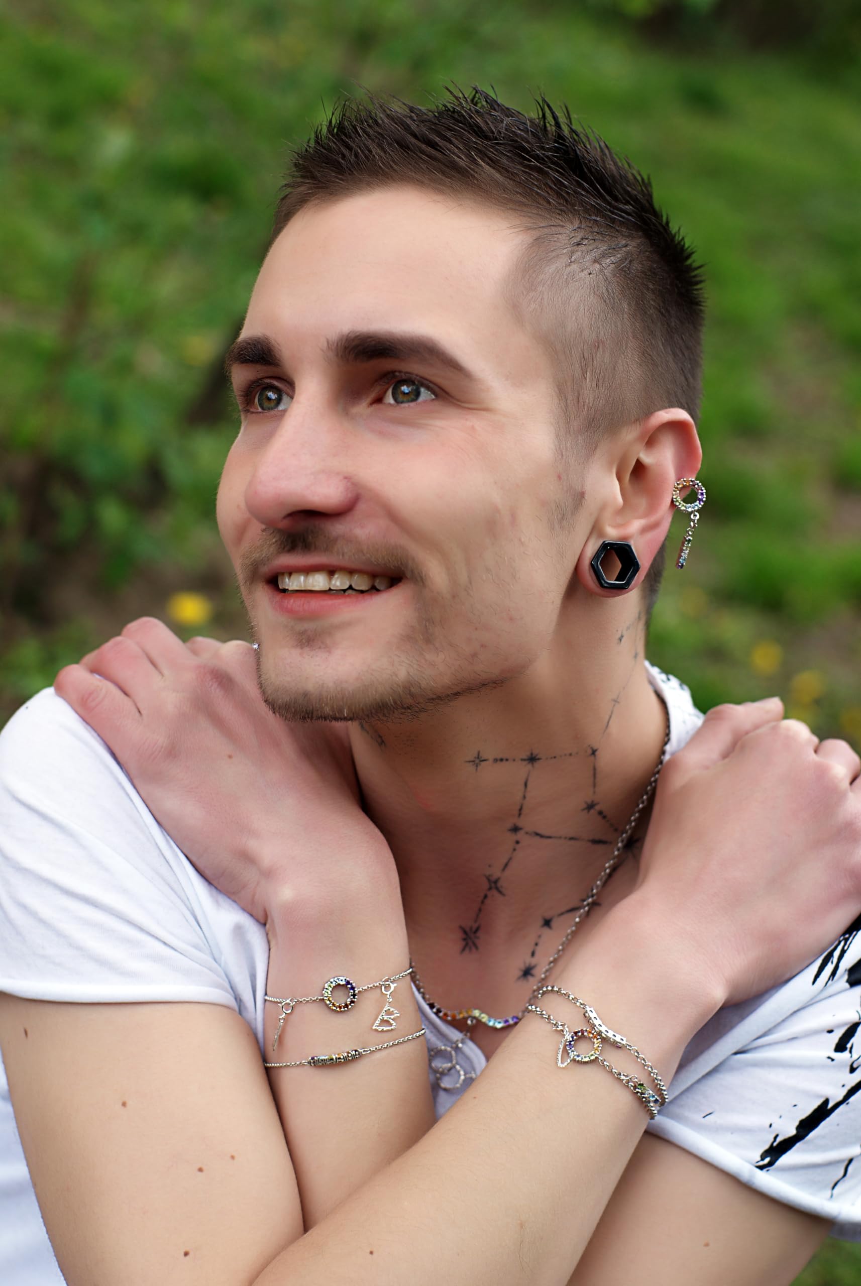 PRIDE Fashion Jewelry - Personalisiertes Regenbogen Armband mit Edelsteinen für LGBTQIA & Gay Schmuck für LGBT, LGBTQ, Asexual, Poly, Pansexuell, Agender, Bigender, Bisexuell, Trans, Transgender