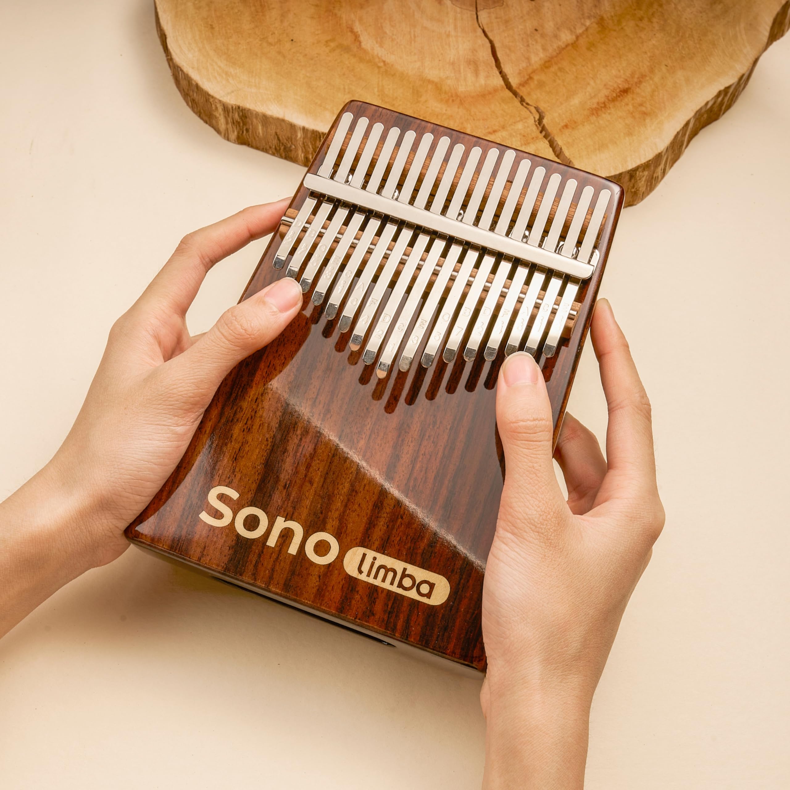 Kalimba avec 17 clés - Piano à pouces en bois de rose de haute qualité. Piano portable avec pochette et livre de chansons. Instrument de musique. Percussion à main pour enfant ou adulte