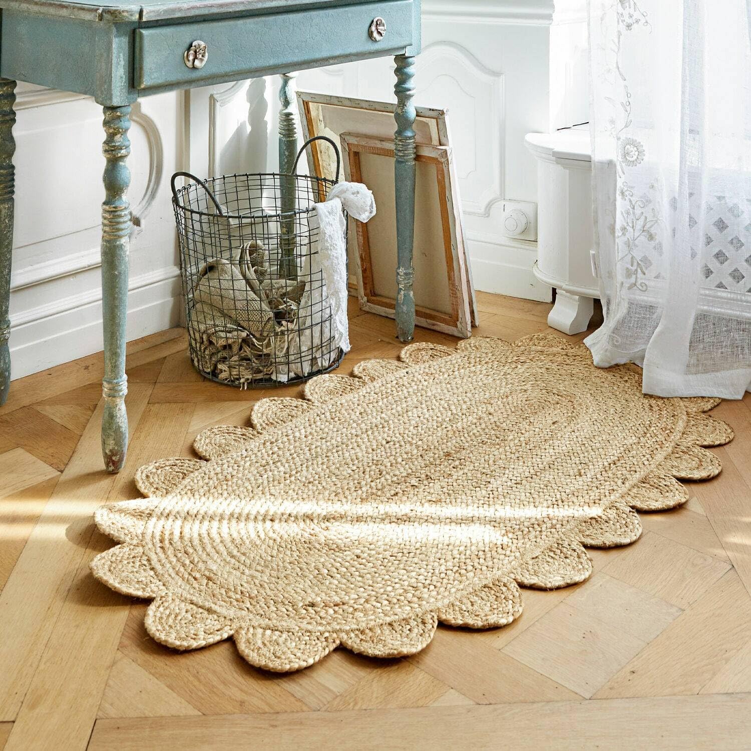 Loberon Teppich Ferce, Ovale Form mit Wellenkanten, Handgewebt, Angenehme Haptik, Natürliches Design, 70x120 cm, Wohntextilien, Wohn-Accessoire, Jute, braun