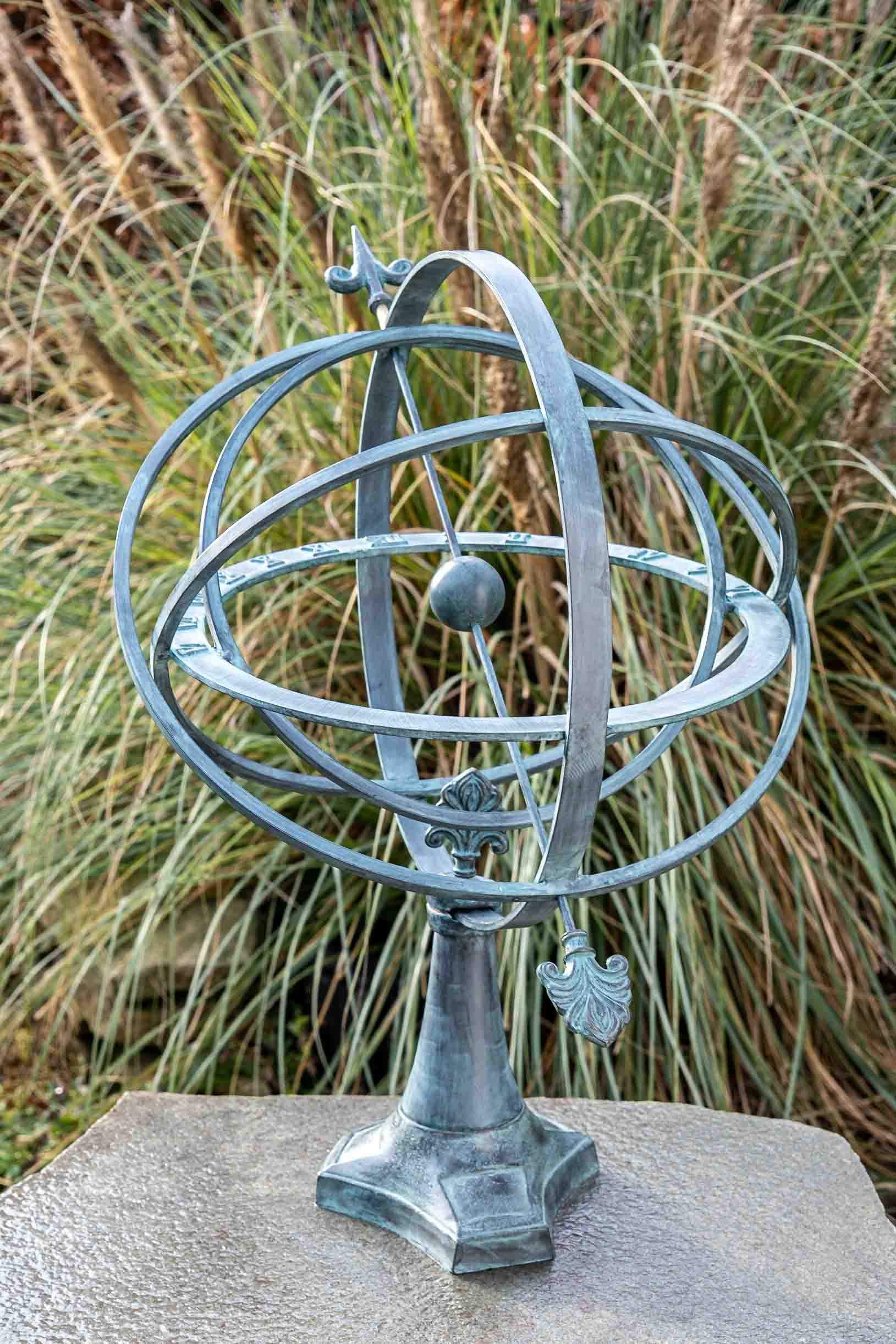 IDYL Zegar outdoorowy z brązu z zegarem słonecznym – wysokiej jakości i rzucający się w oczy | nr 0107 | 74 x 47 x 47 cm