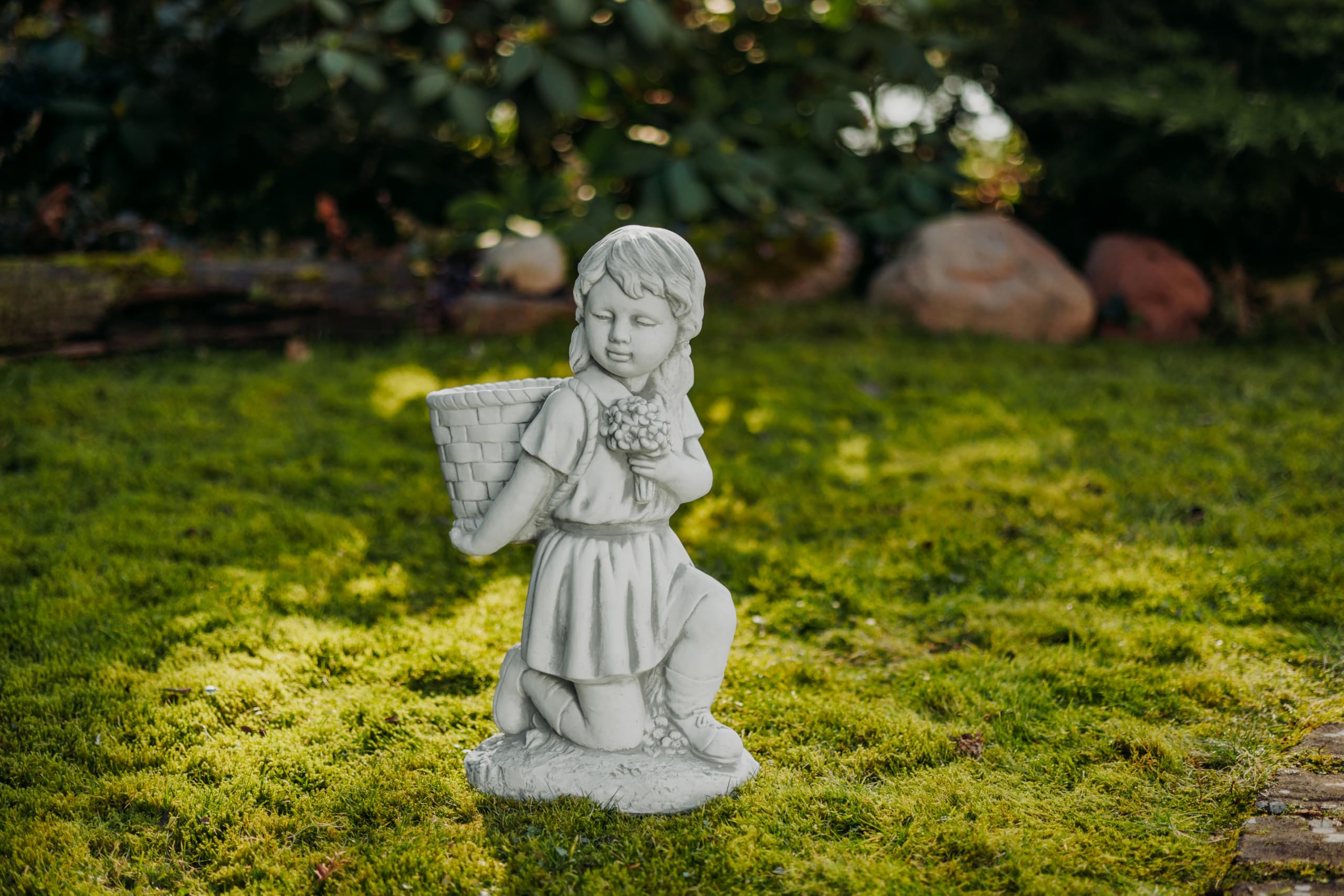 gartendekoparadies.de Gartenfigur Mädchen mit Pflanzkorb, 55 cm Höhe, 25 kg, Grau, Steinguss, frostsicher für Außenbereich